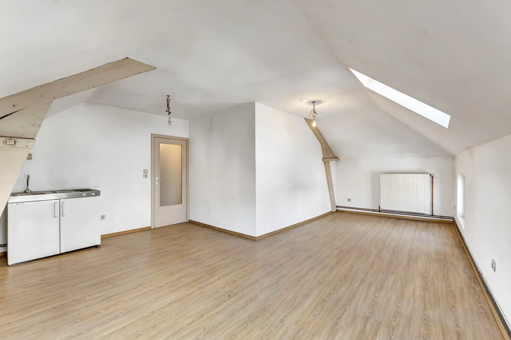Gewaardeerd restaurant/handelspand met appartementen foto 40