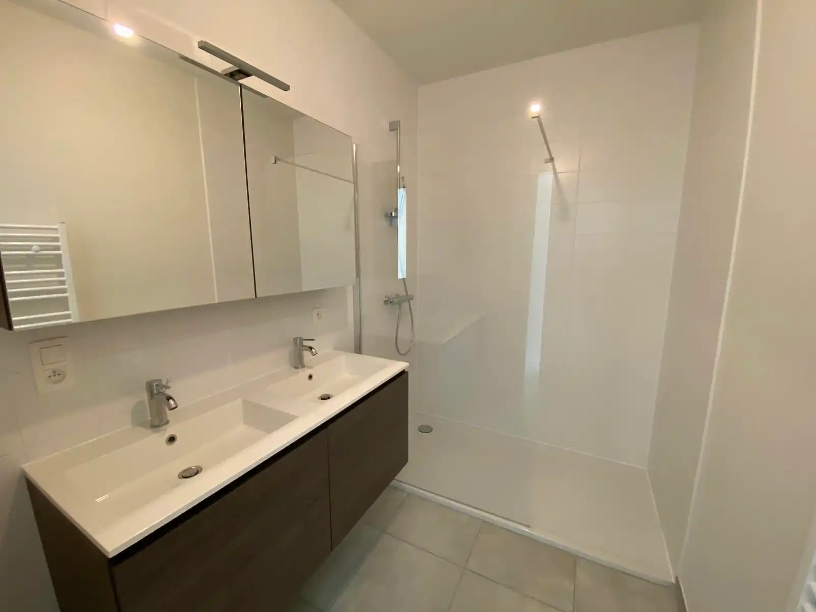 App met 2 slpk en westgericht terras in prachtige site foto 15