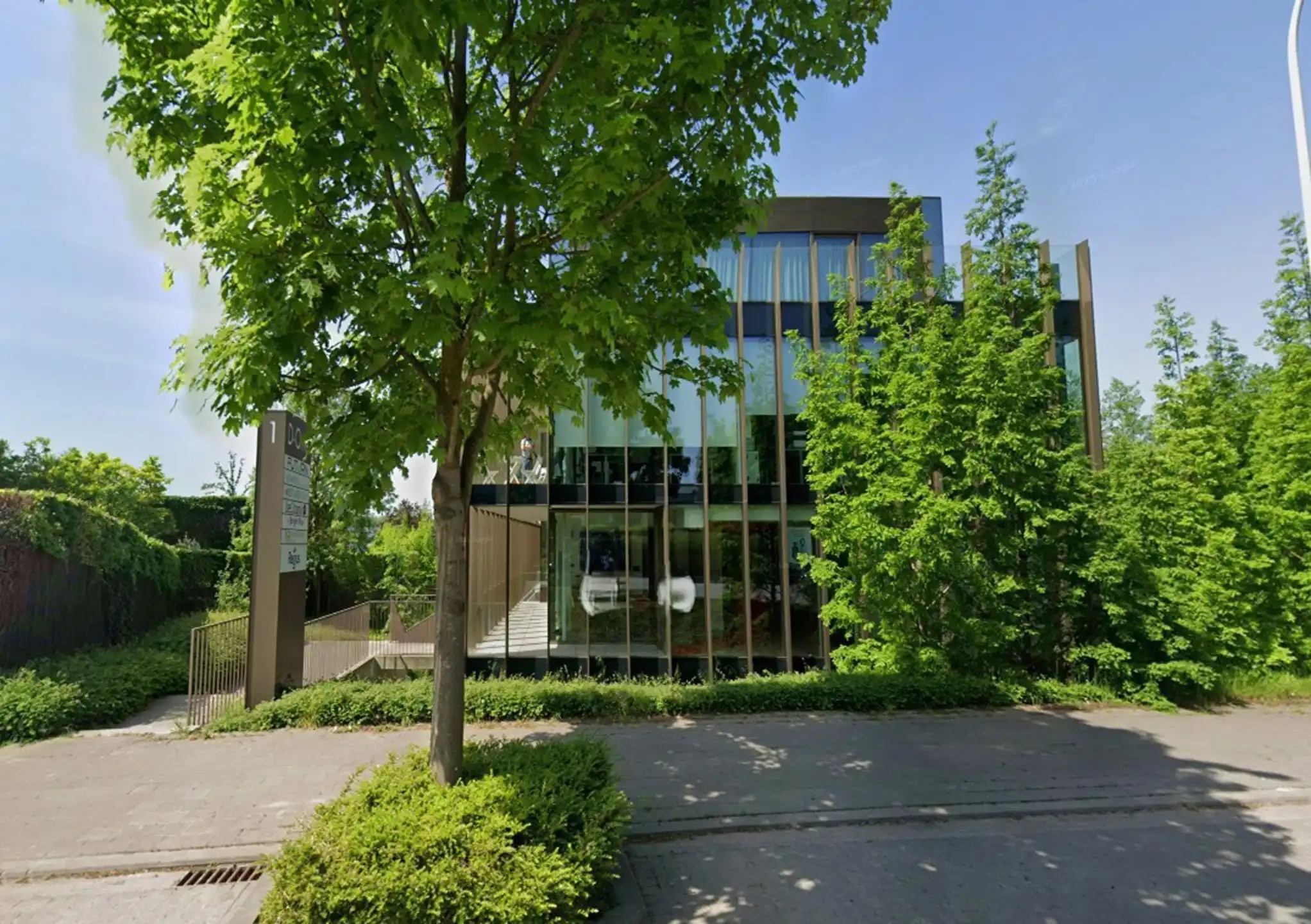 Moderne kantoorruimte van 175 m² met 6 parkeerplaatsen. foto 9