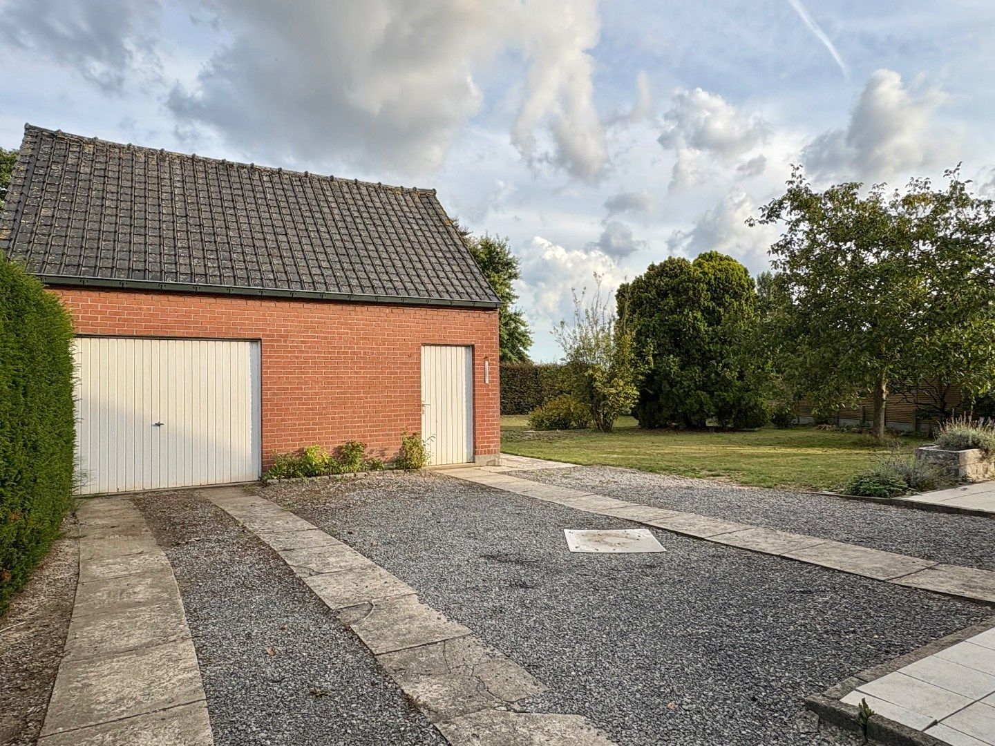 Alleenstaande woning te koop in Ooigem met 4 slaapkamers, een perceel van 1244m² en een vrijstaande grote garage foto 17