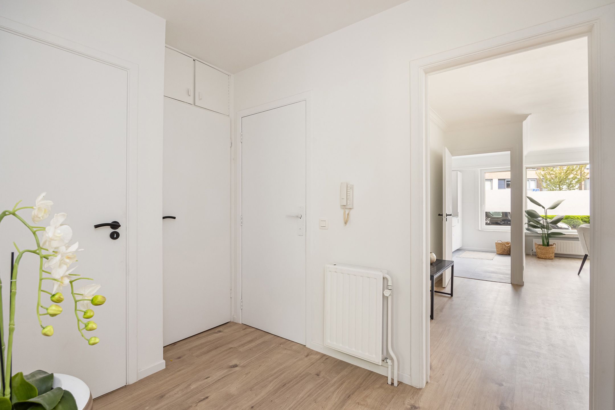 Gerenoveerd gelijkvloers appartement met tuin foto 13