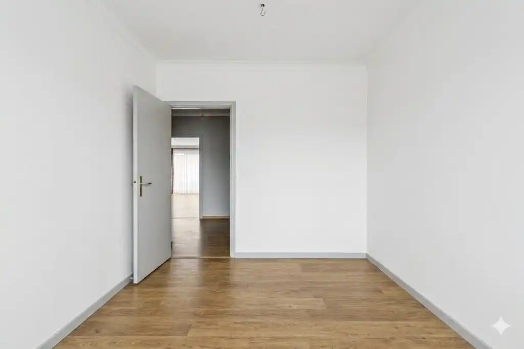 Twee slaapkamer appartement te koop in Kortrijk! foto 10