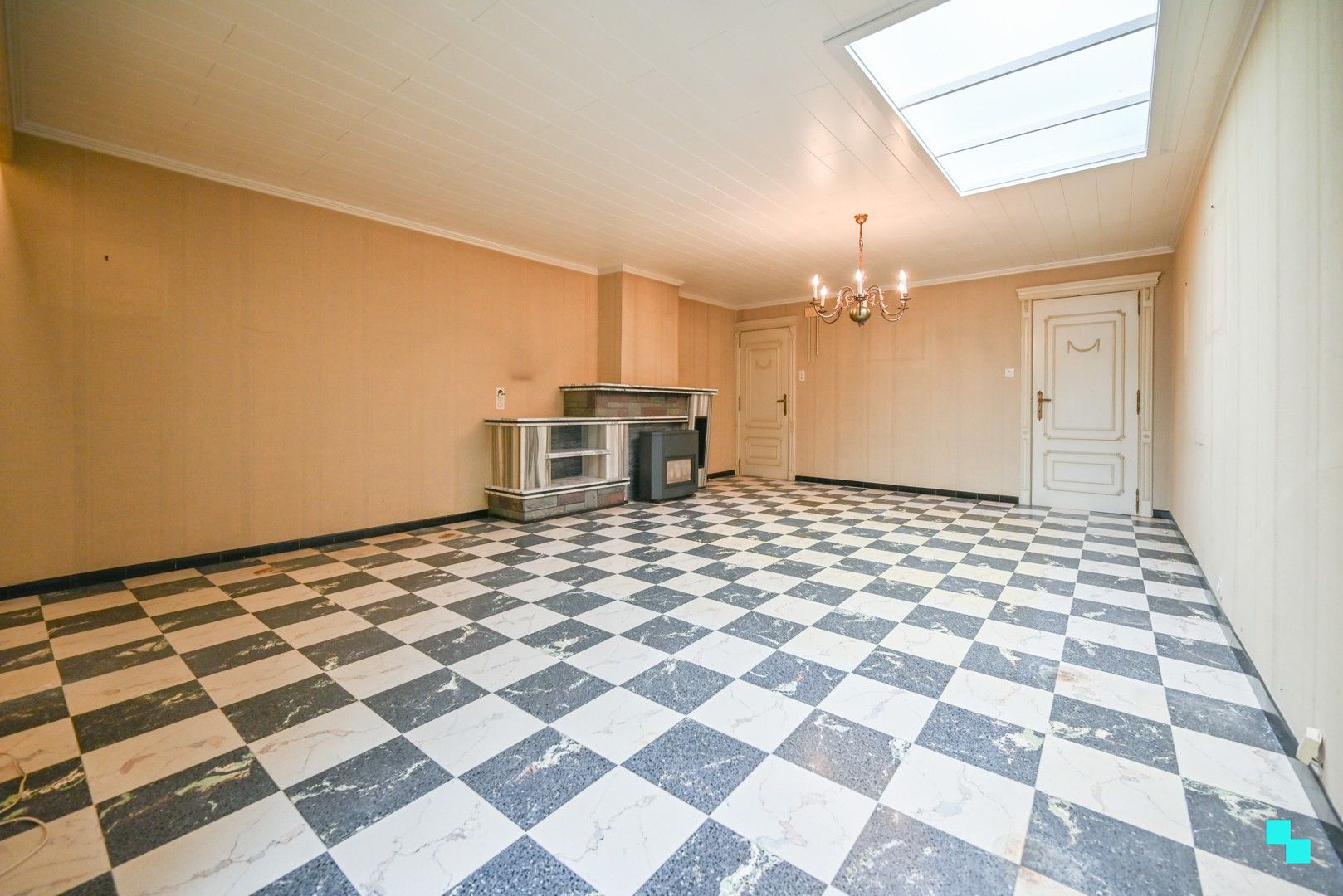 Centraal gelegen woonst met drie slaapkamers te Izegem foto 10
