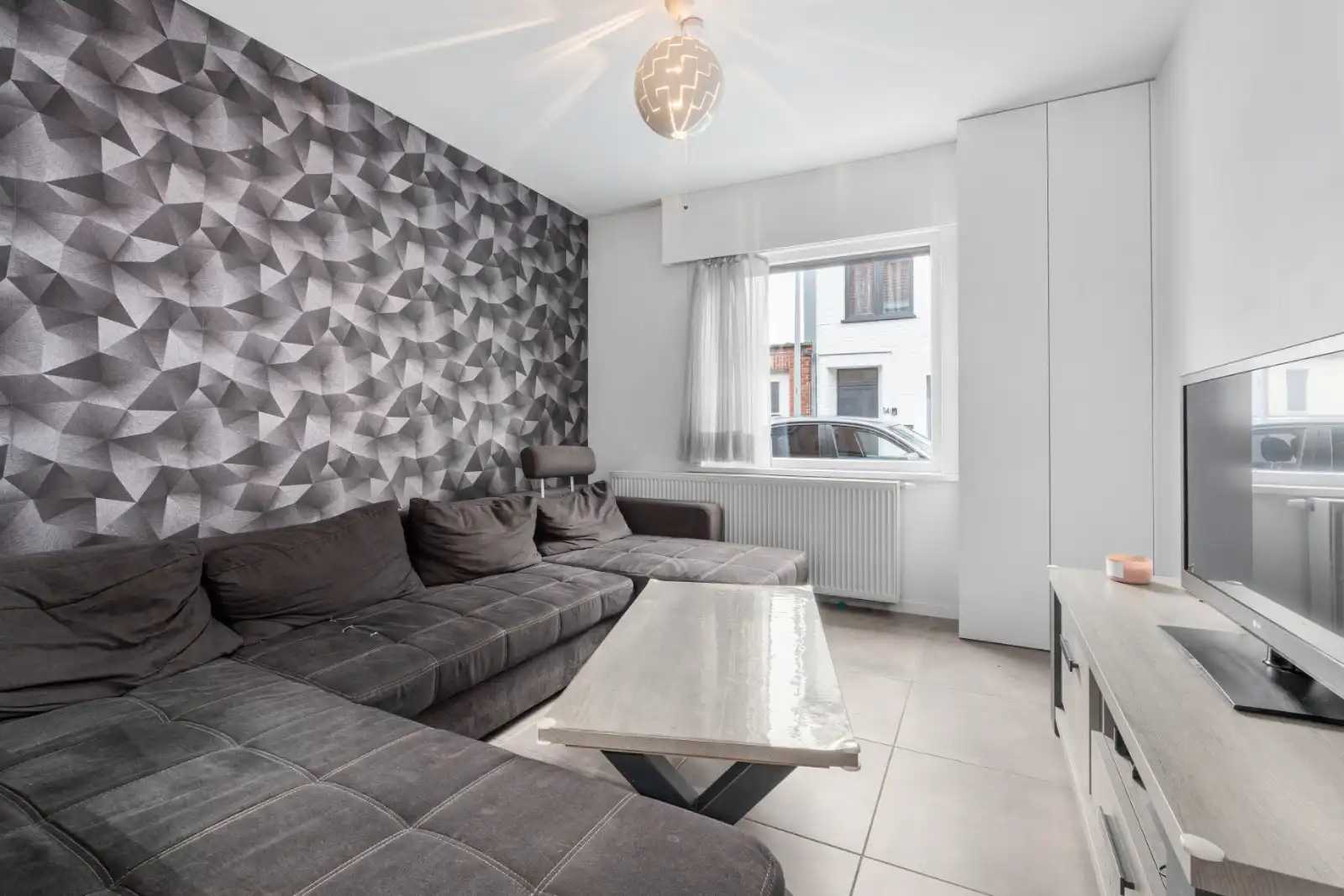 Charmante gerenoveerde starterswoning in Ardooie! foto 4