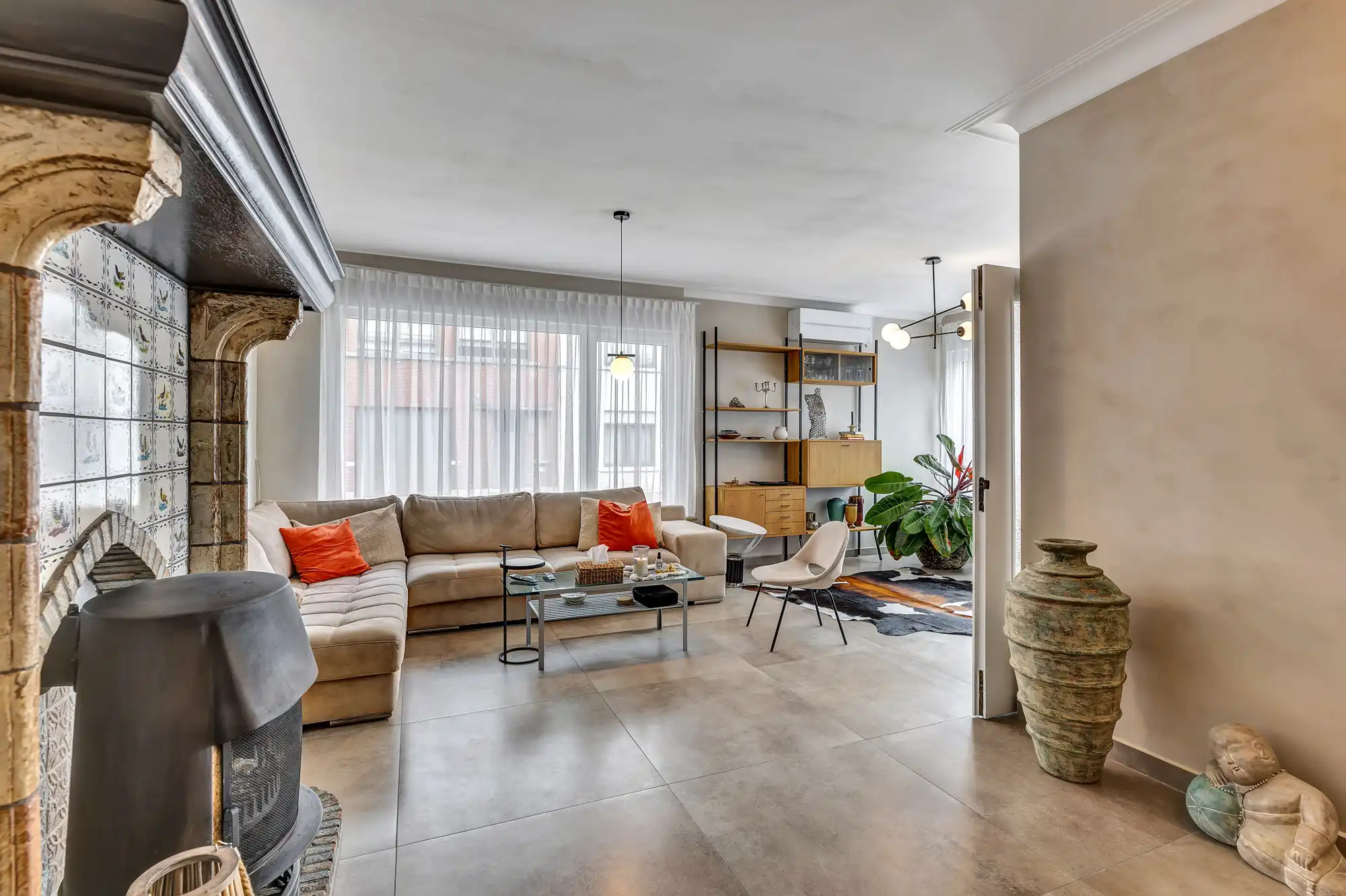 Gerenoveerde woning met 4 slpks op strategische locatie! foto 5