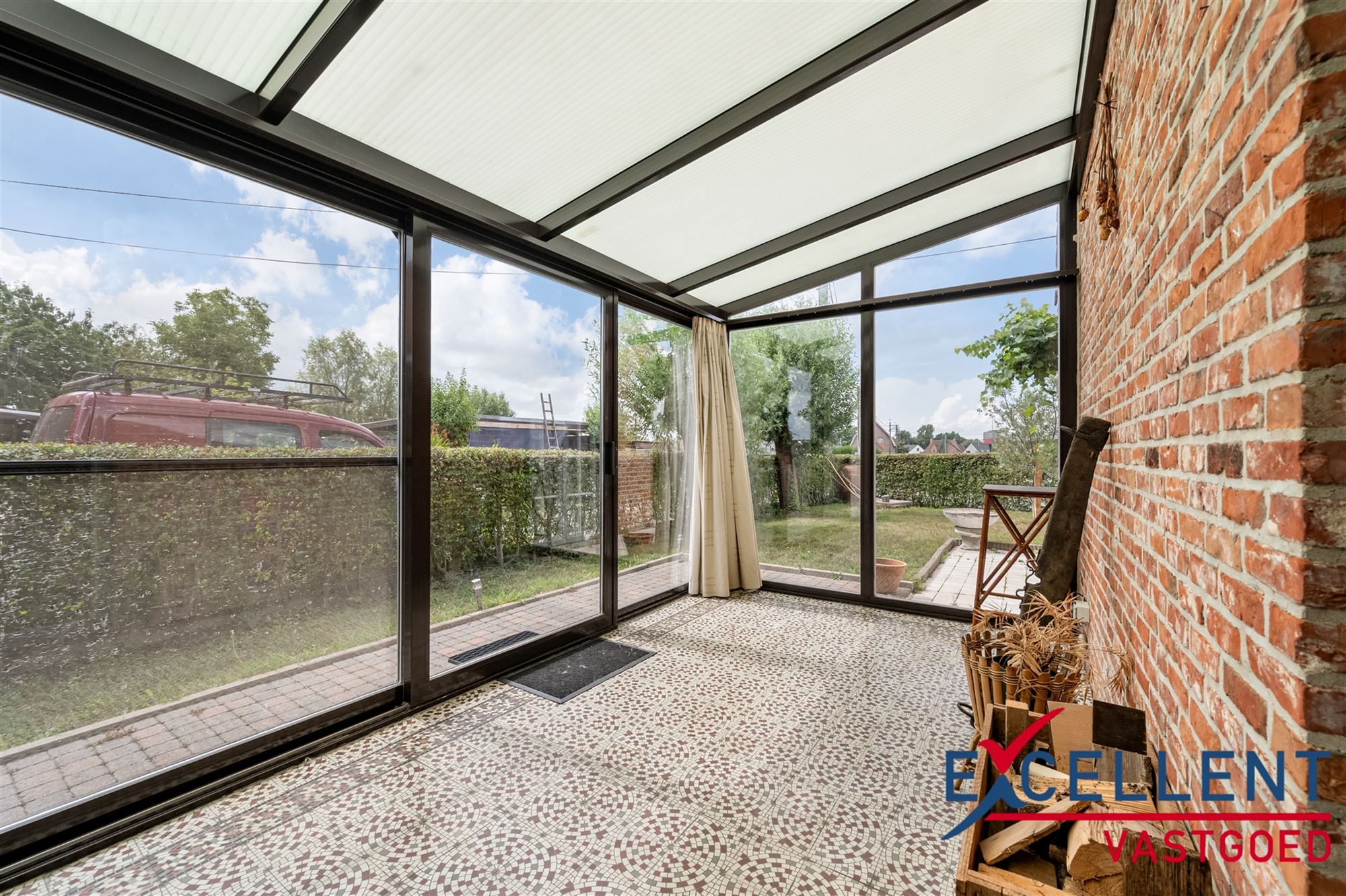 Charmante woning met schuur in doodlopende straat te koop foto 3