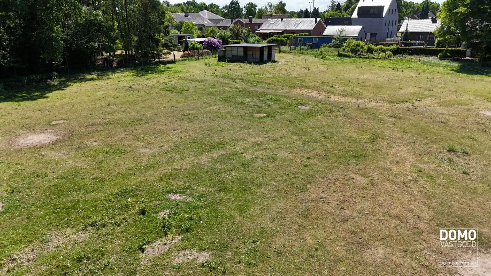 PROJECTGROND VAN 46A51CA TE ZONHOVEN foto {{pictureIndex}}