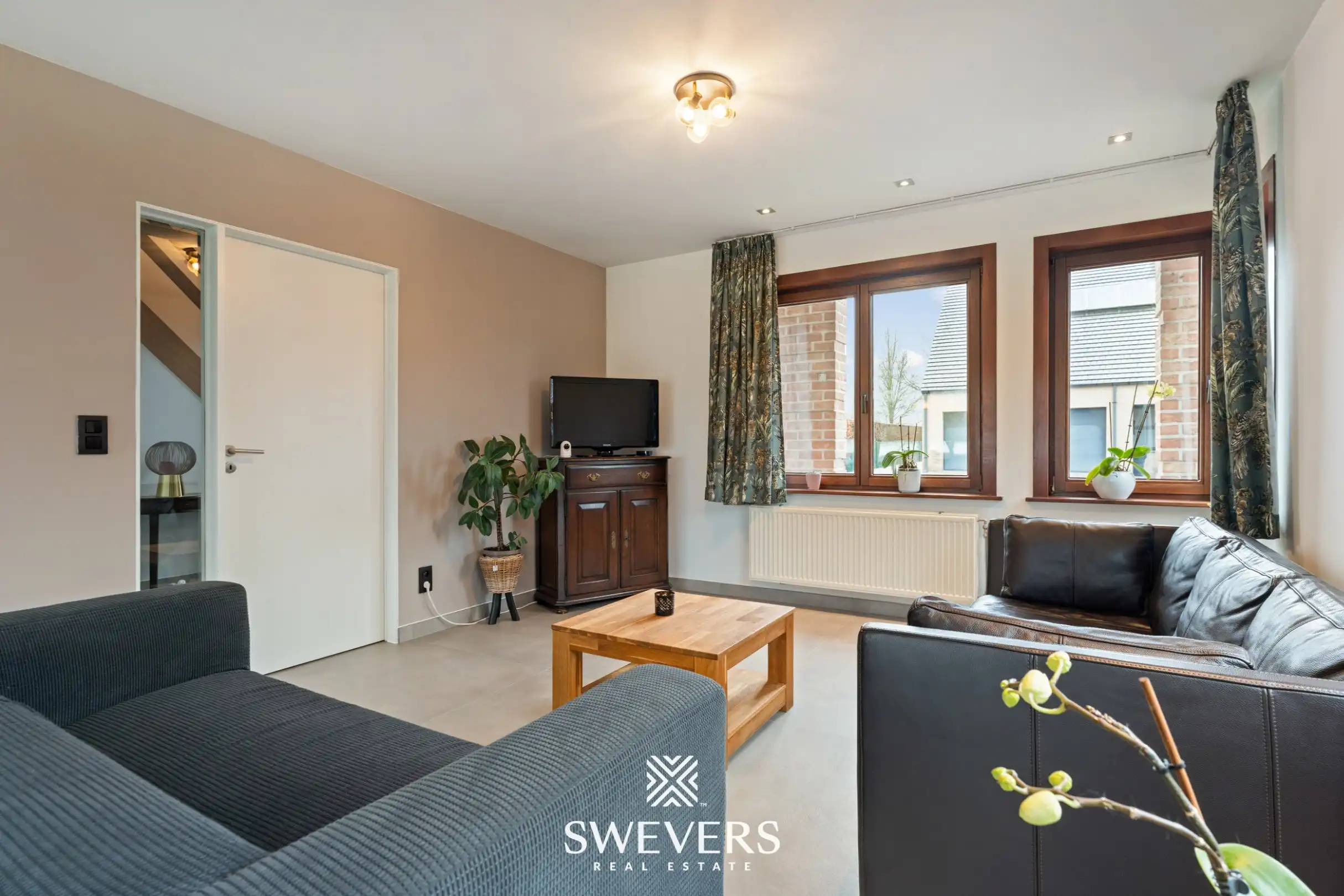 Royale woning met zwembad en 5 slaapkamers foto 3