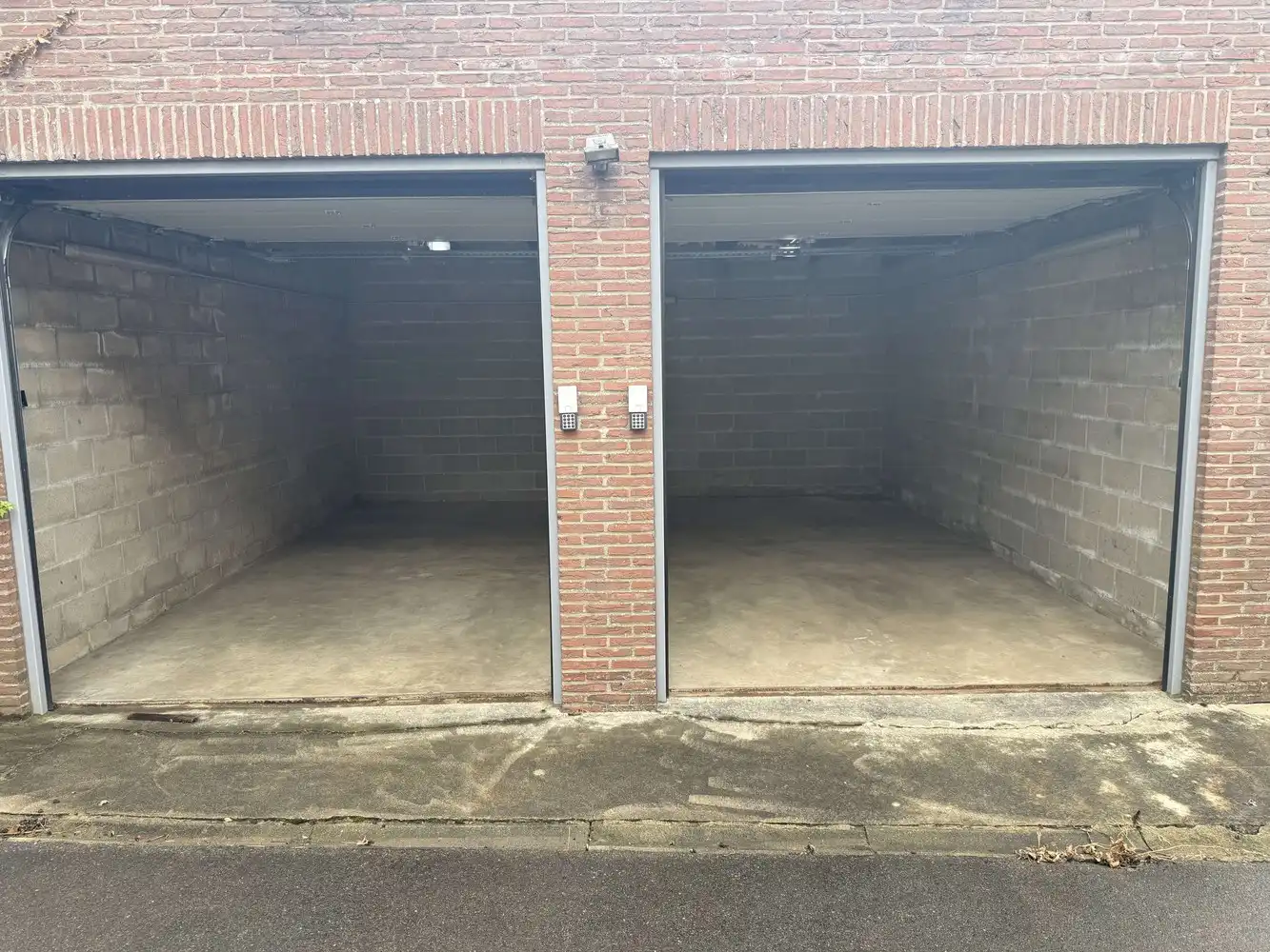 Uitzonderlijk ruim appartement met 4 slaapkamers, bureau en dubbele garage foto 22