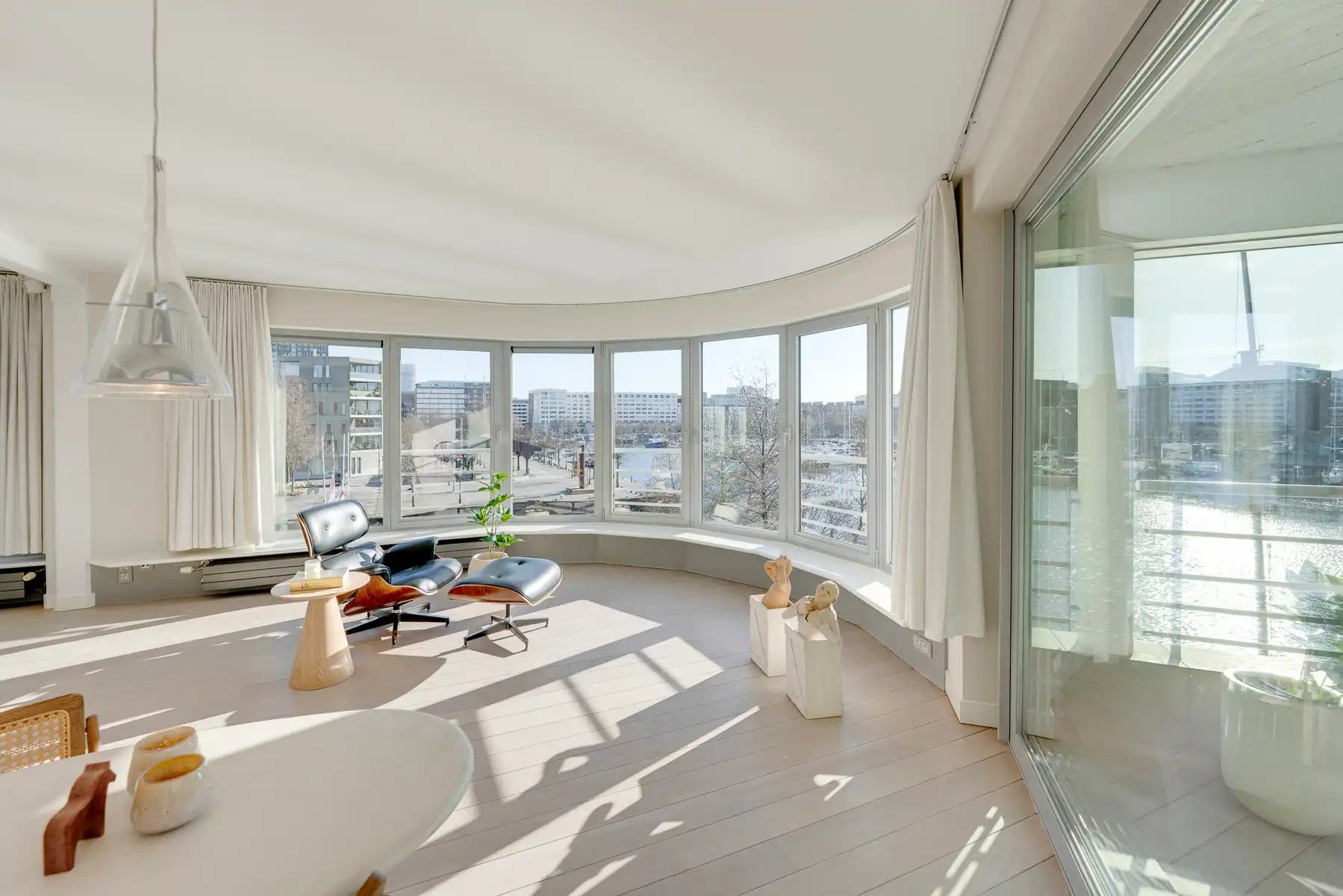 Exclusief wonen aan de Jachthaven met zicht op het MAS foto {{pictureIndex}}