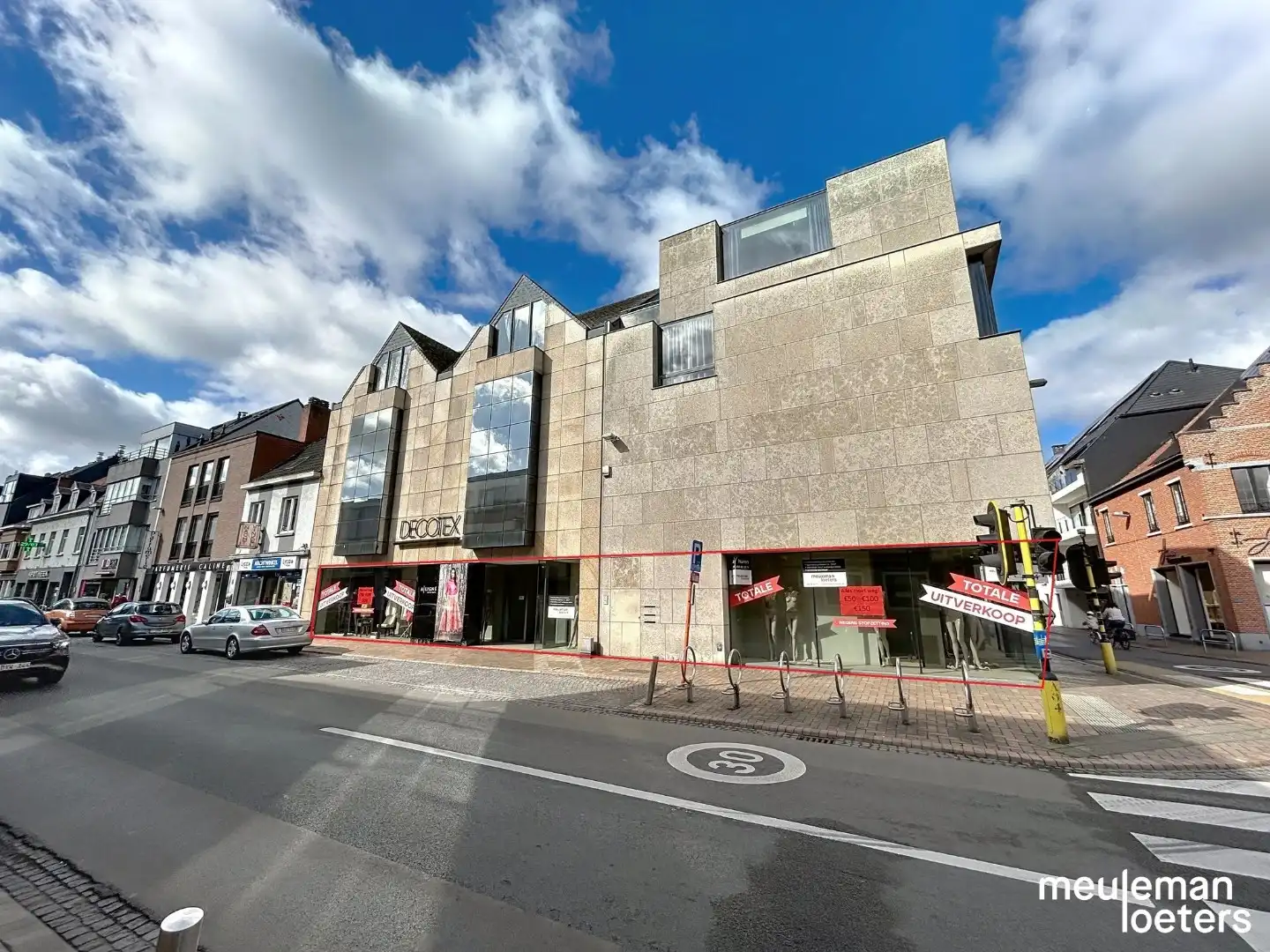 Commerciële ruimte te huur Kortrijksestraat 2 - GLV - 8020 Oostkamp