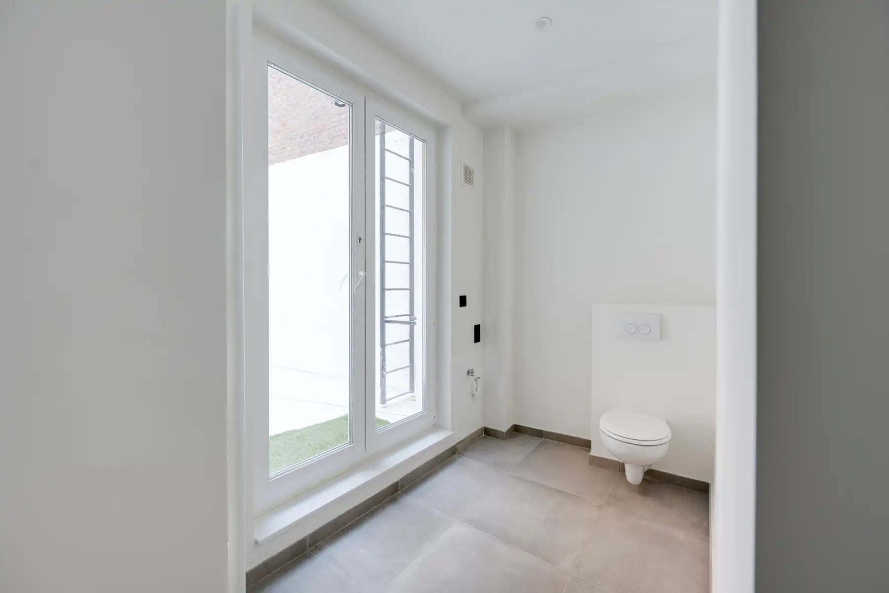 Gerenoveerd 3-slaapkamerappartement met ruim terras foto 8