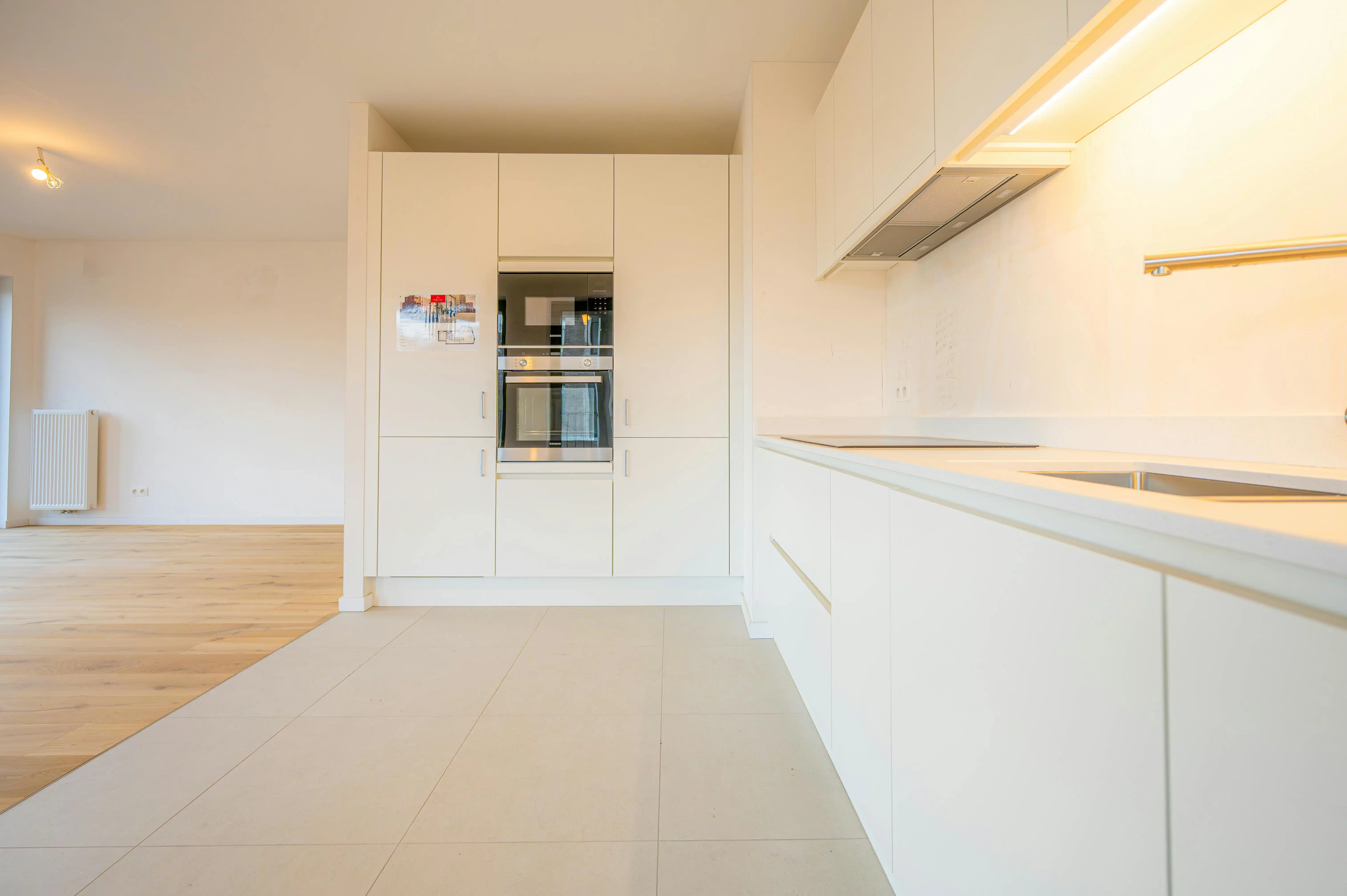 Scarlet - meteen beschikbaar foto 2