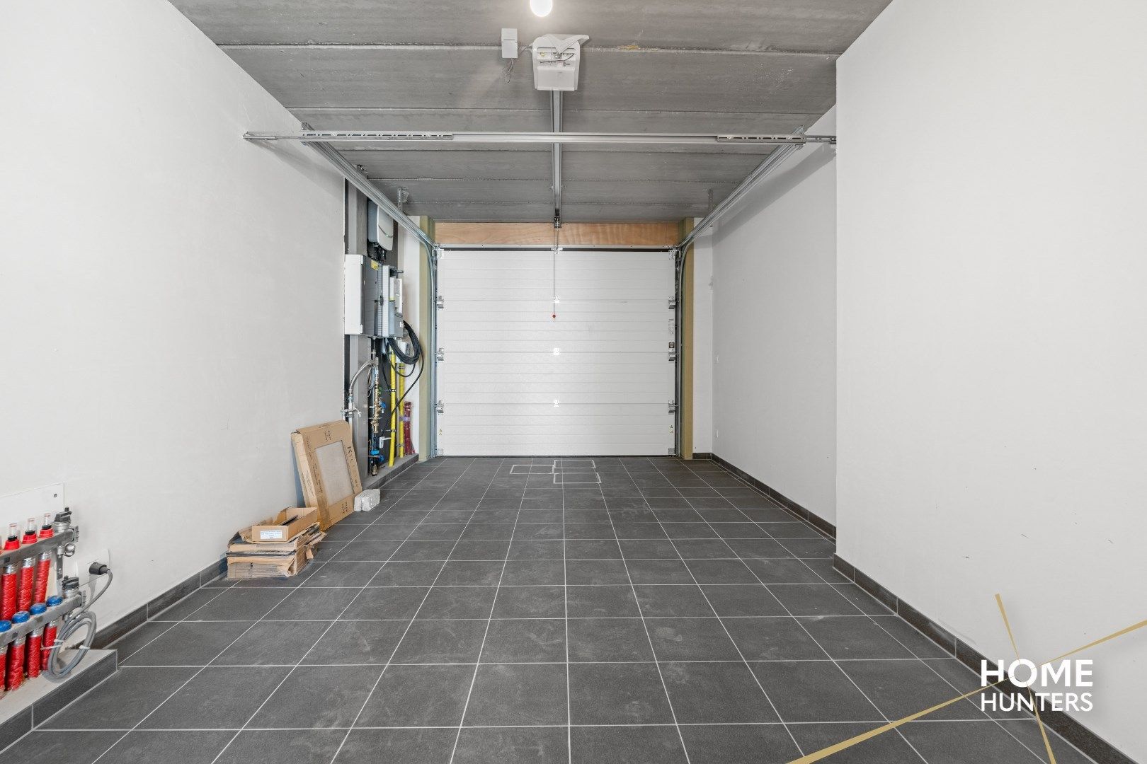 Halfopen nieuwbouwwoning in moderne stijl foto 12