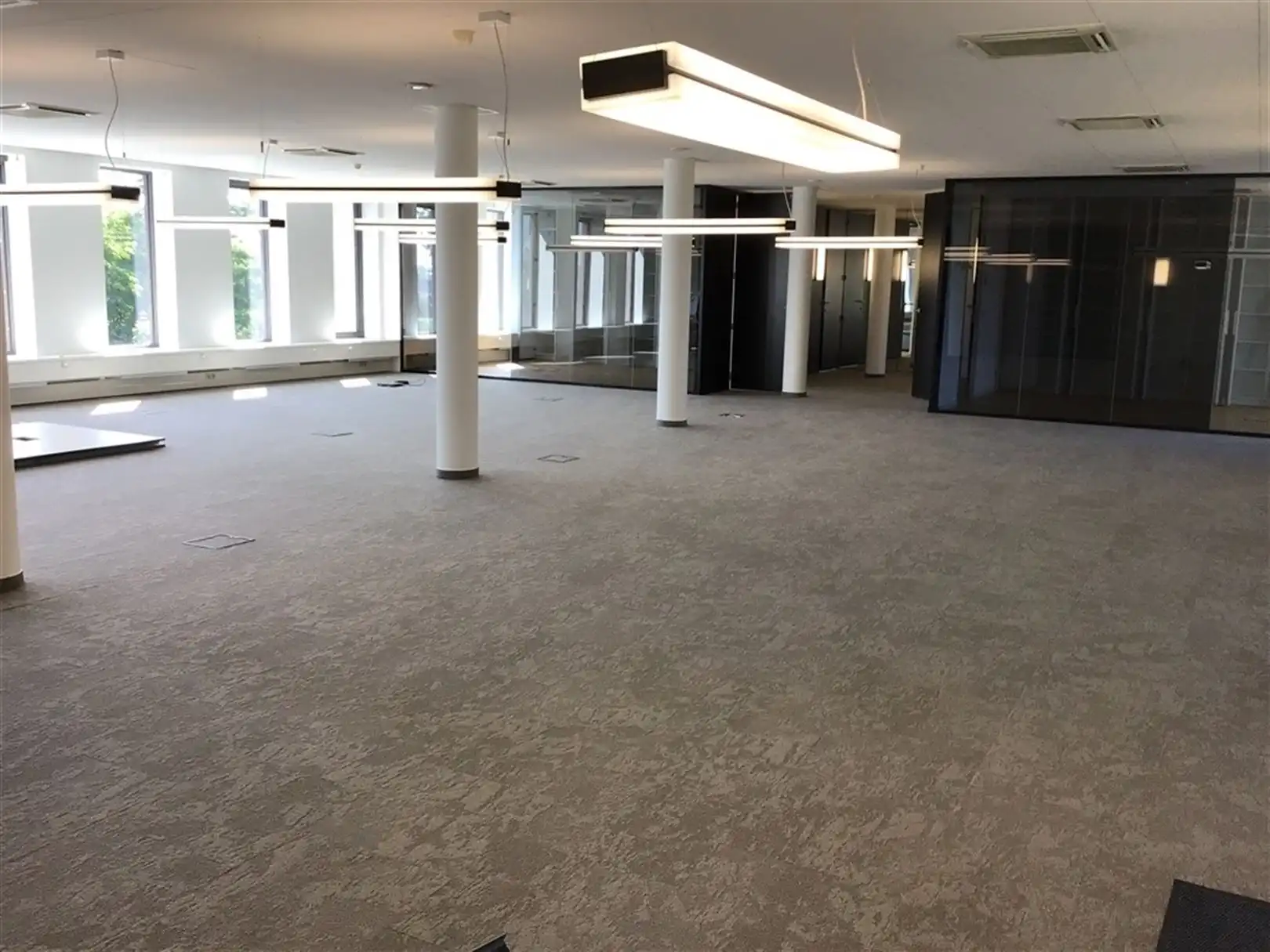 Instapklare kantoren in Zele met ruime parking foto 13