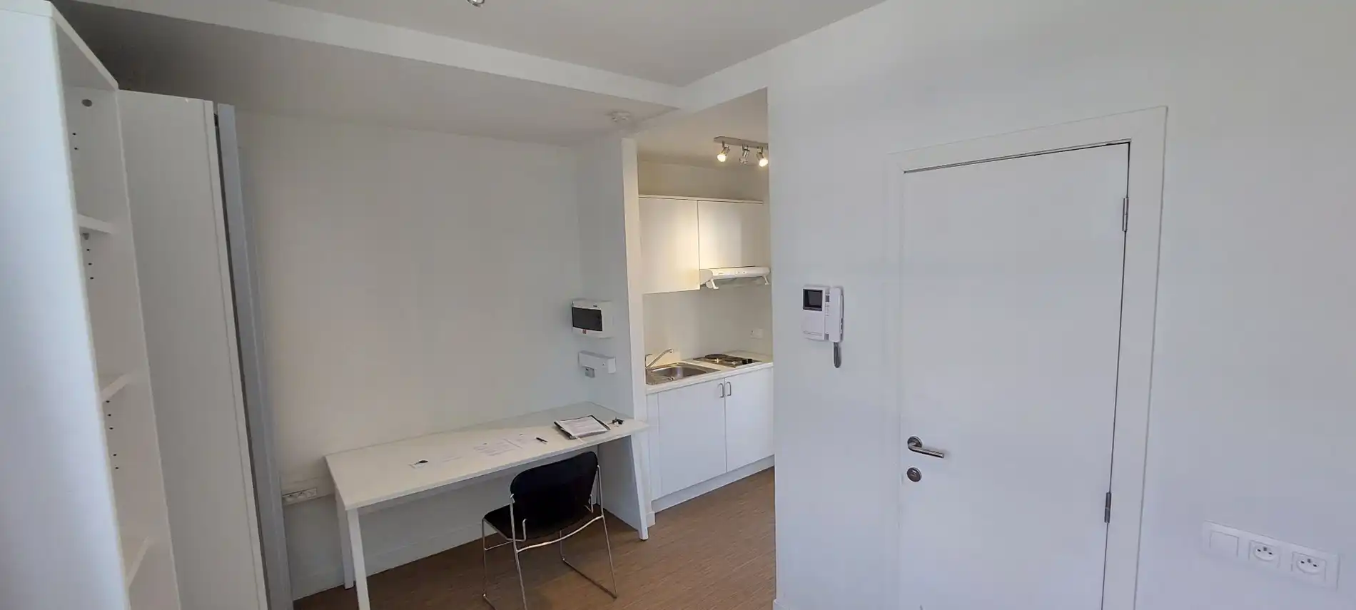 Studentenstudio centrum Brugge  met prachtige binnentuin. foto 10