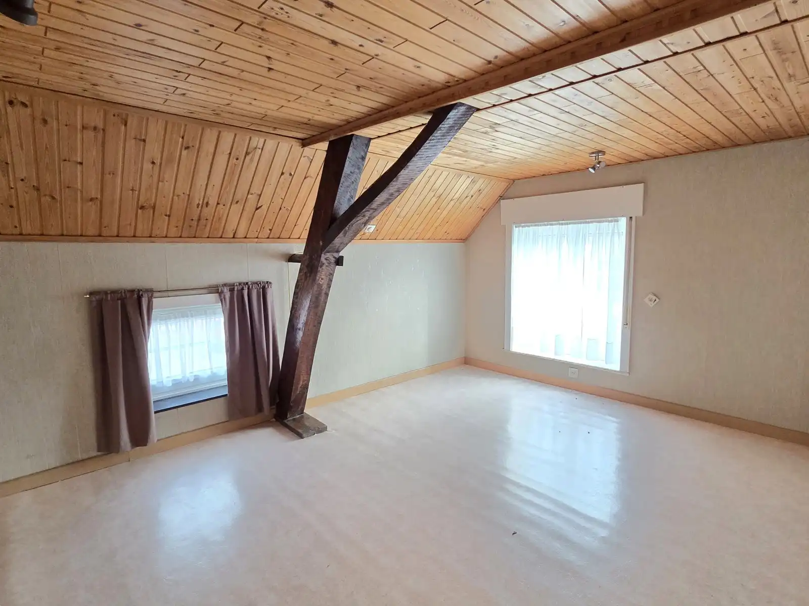 WSB-Immo: Charmante boerderijwoning met ruime garage en tuin foto 7