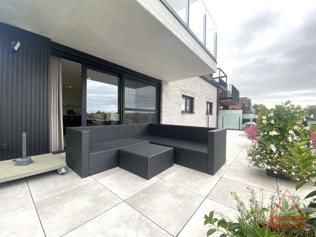 Zonnebeke – Ruim appartement met terras en garage foto 9