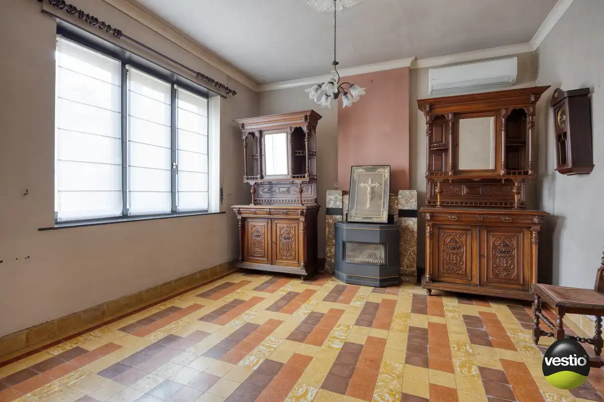 VIERKANTSHOEVE MET 4 BIJHORENDE VARKENSSTALLEN TE SINT-HUIBRECHTS-HERN op 65A79CA. foto 9