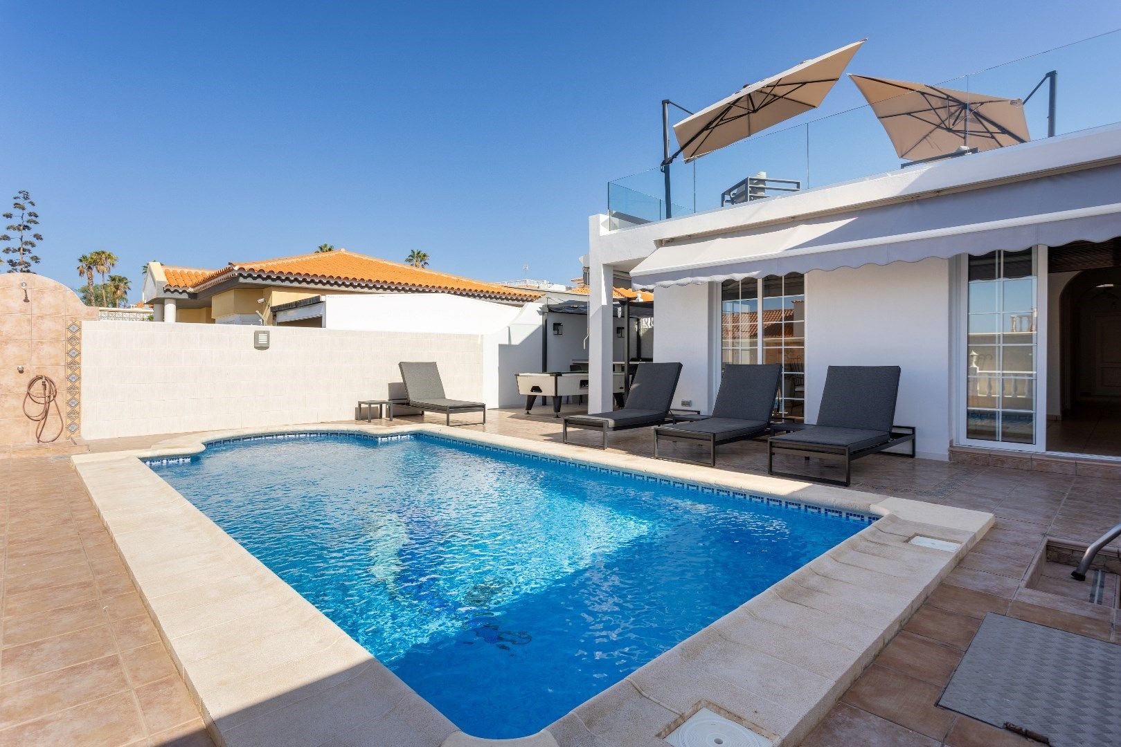 Volledig vernieuwde bungalow te Tenerife foto {{pictureIndex}}