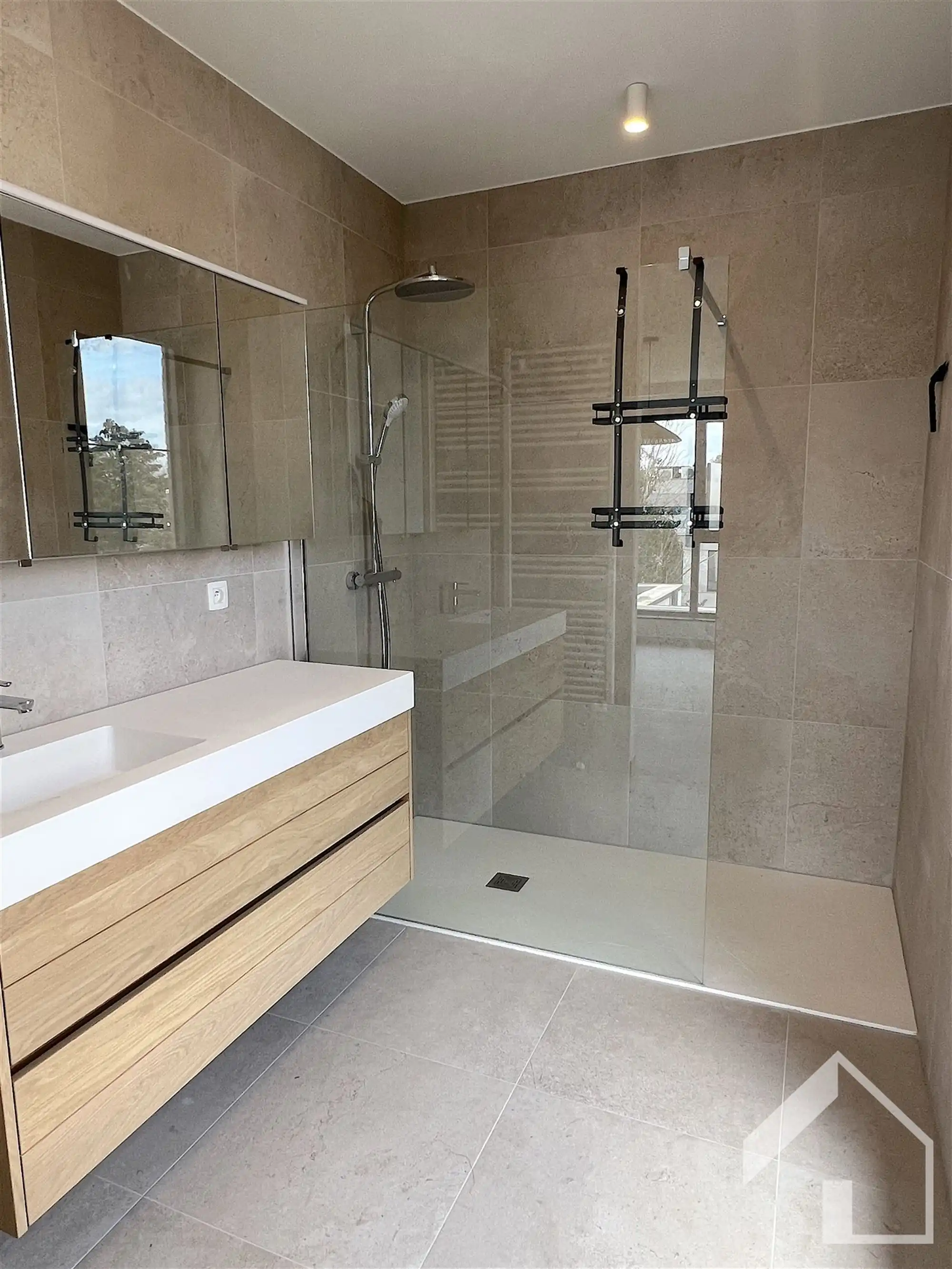 Nieuwbouwappartement met staanplaats en kelderberging foto 14