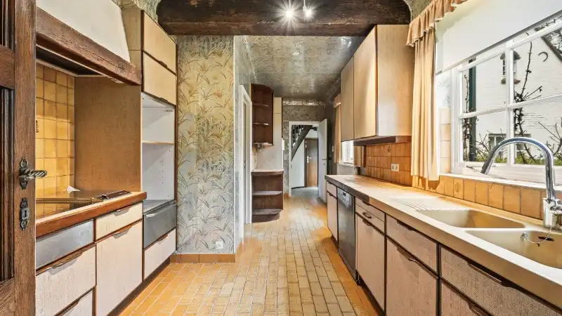 Standingvolle te renoveren villa van 520m² op 53 are foto 22