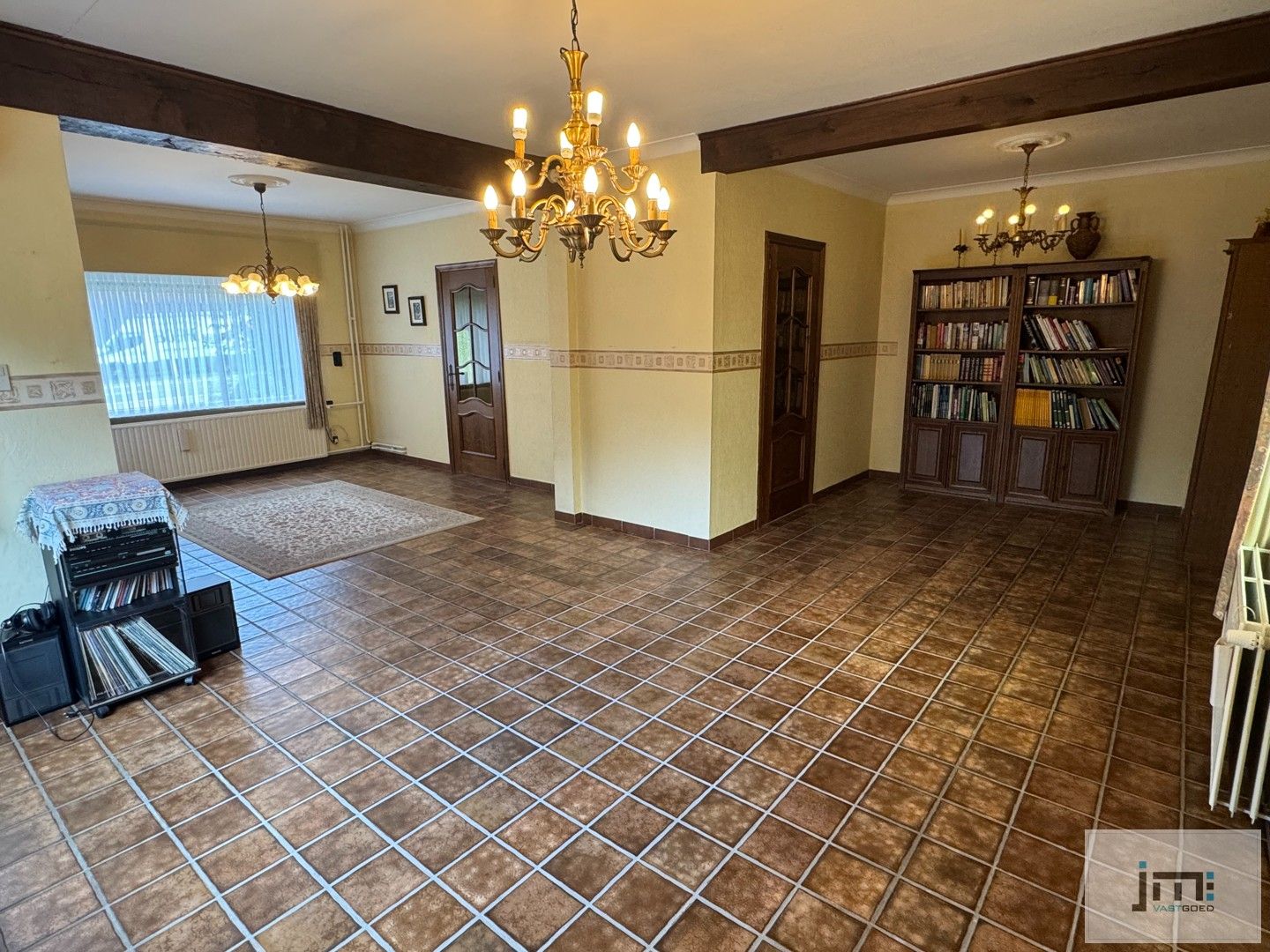 Goed onderhouden woning met ruime tuin foto 2