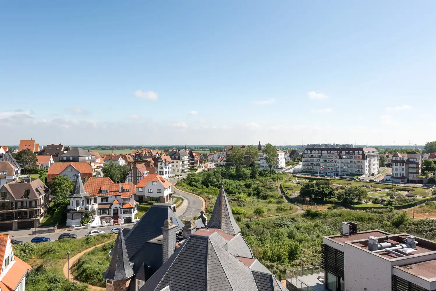 Ruim duplexappartement met zonnig terras en prachtig open uitzicht in Duinbergen foto 23