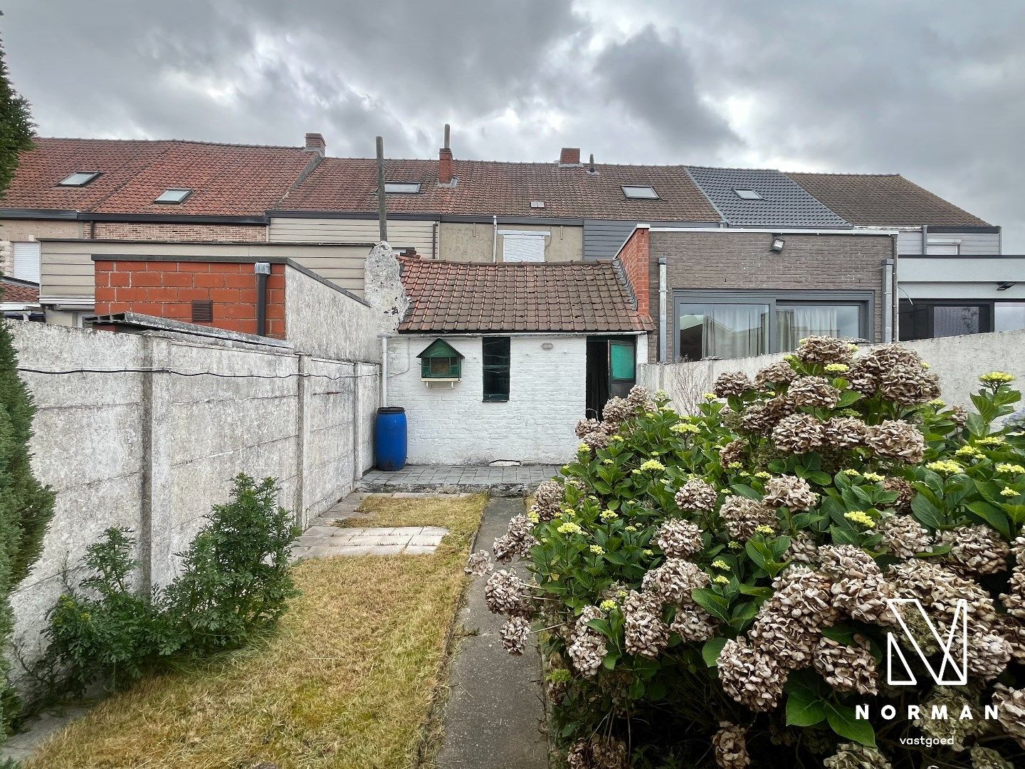 Te renoveren rijwoning te koop met tuin!  foto 15
