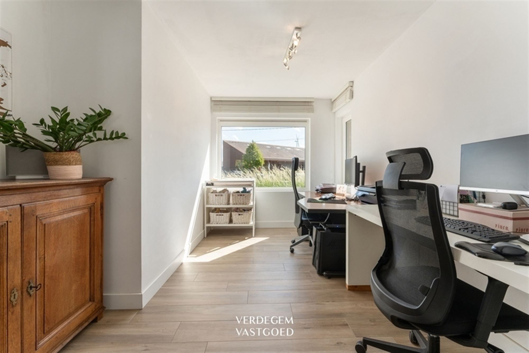 Ultragezellige en instapklare woning in het hart van Wippelgem foto 12
