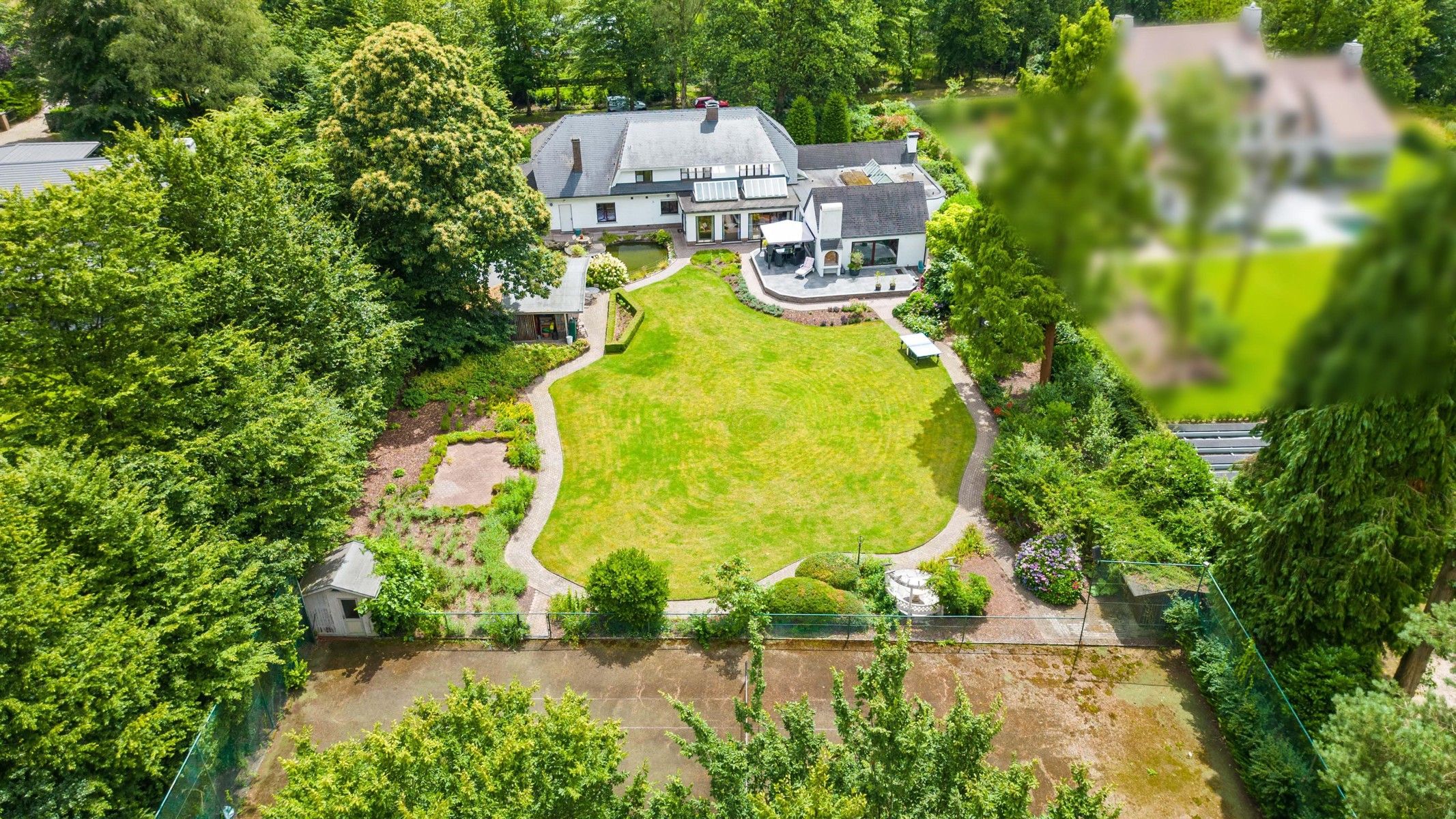 Ruime villa nabij het park van Schilde op ca. 3669 m². foto 4