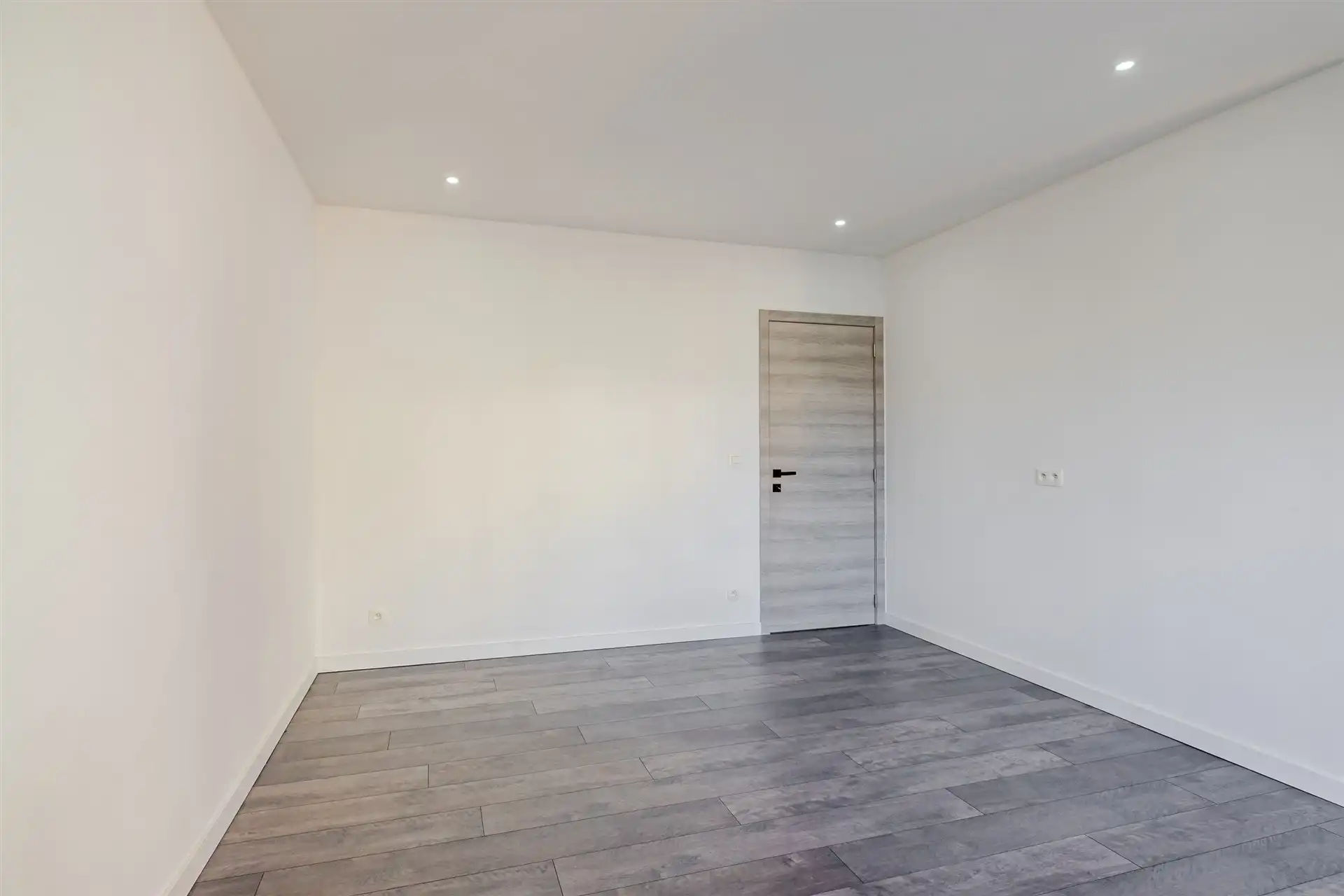 Top gerenoveerde woning met 4 slks, garage en terrassen foto 18