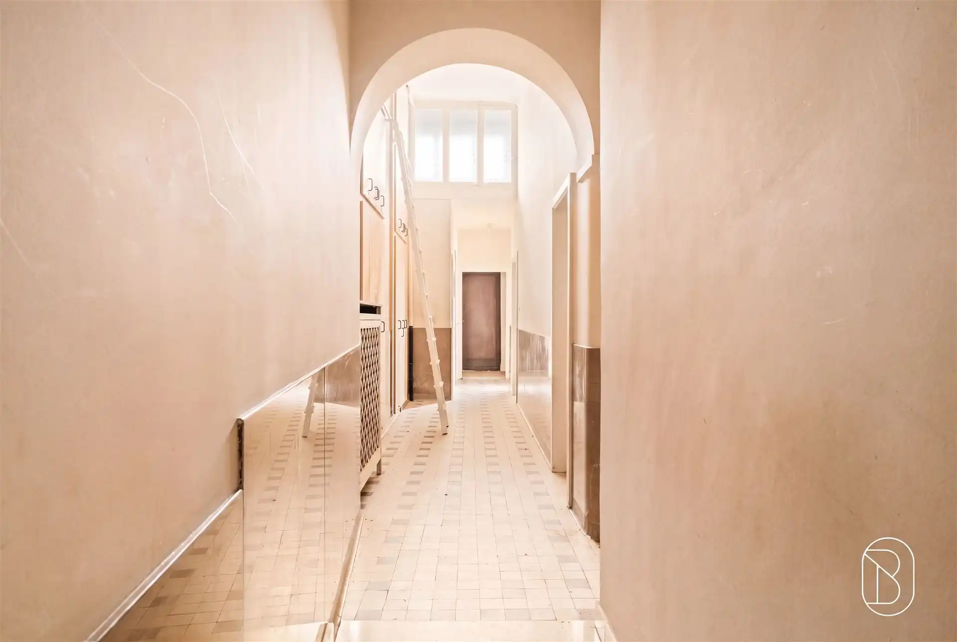 Authentieke herenwoning (6 appartementen, kantoor, parking) foto 25