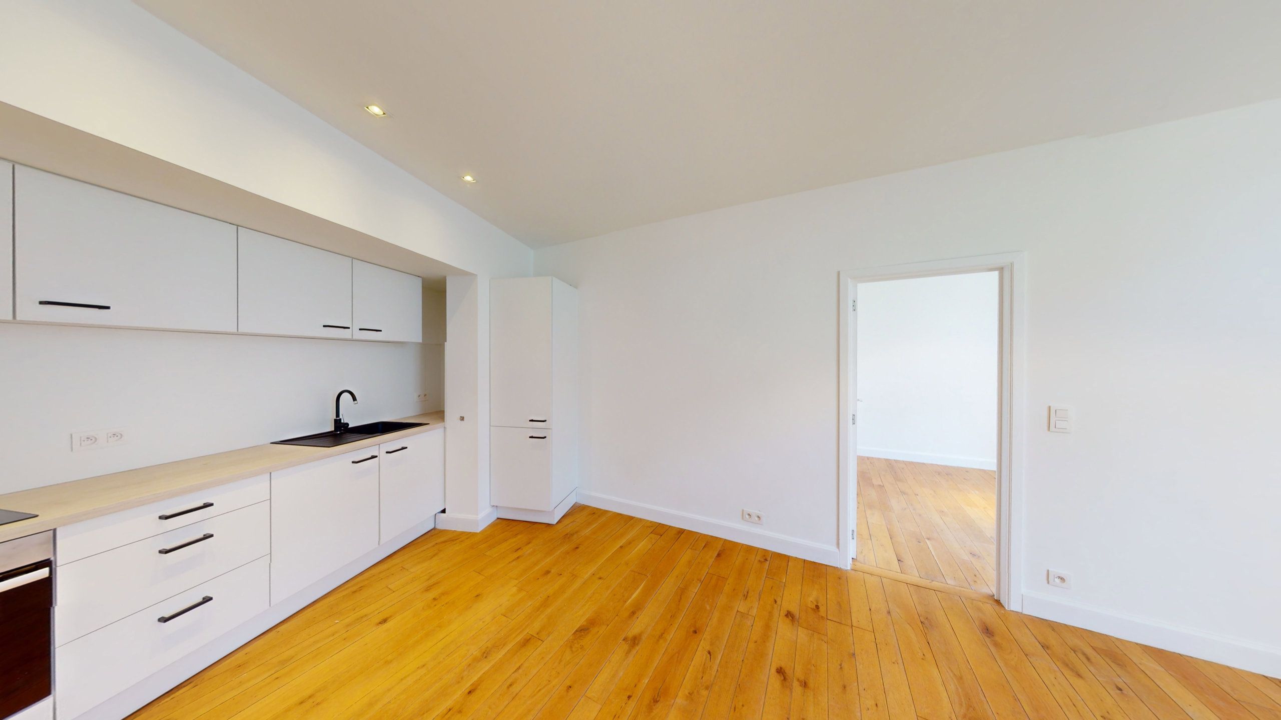 ANTWERPEN - Recent gerenoveerd appartement  foto {{pictureIndex}}