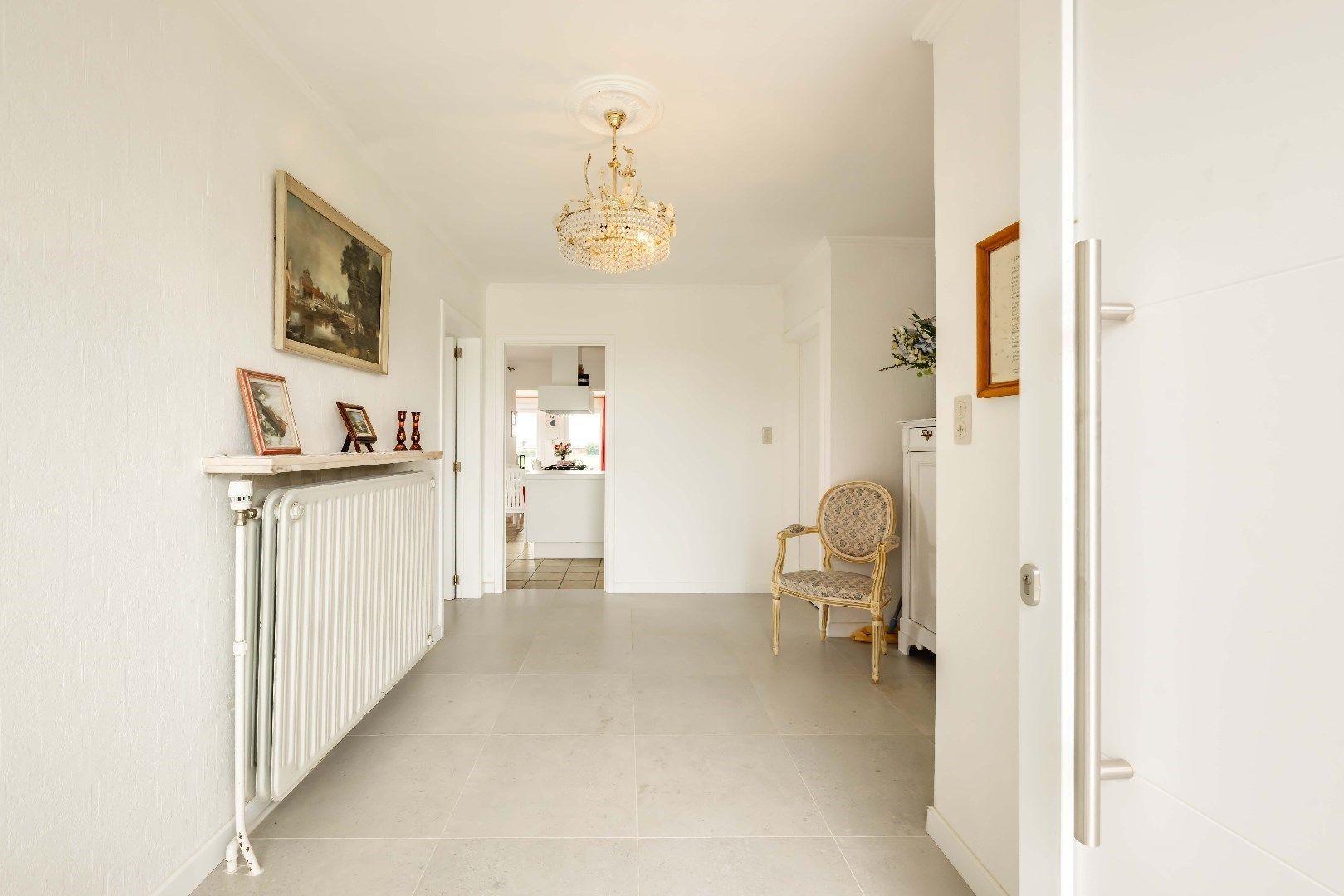 ALLEENSTAANDE WONING OP 1.037 m² MET MAAR LIEFST 375 m² BRUIKBAAR VLOEROPP!!! foto 2