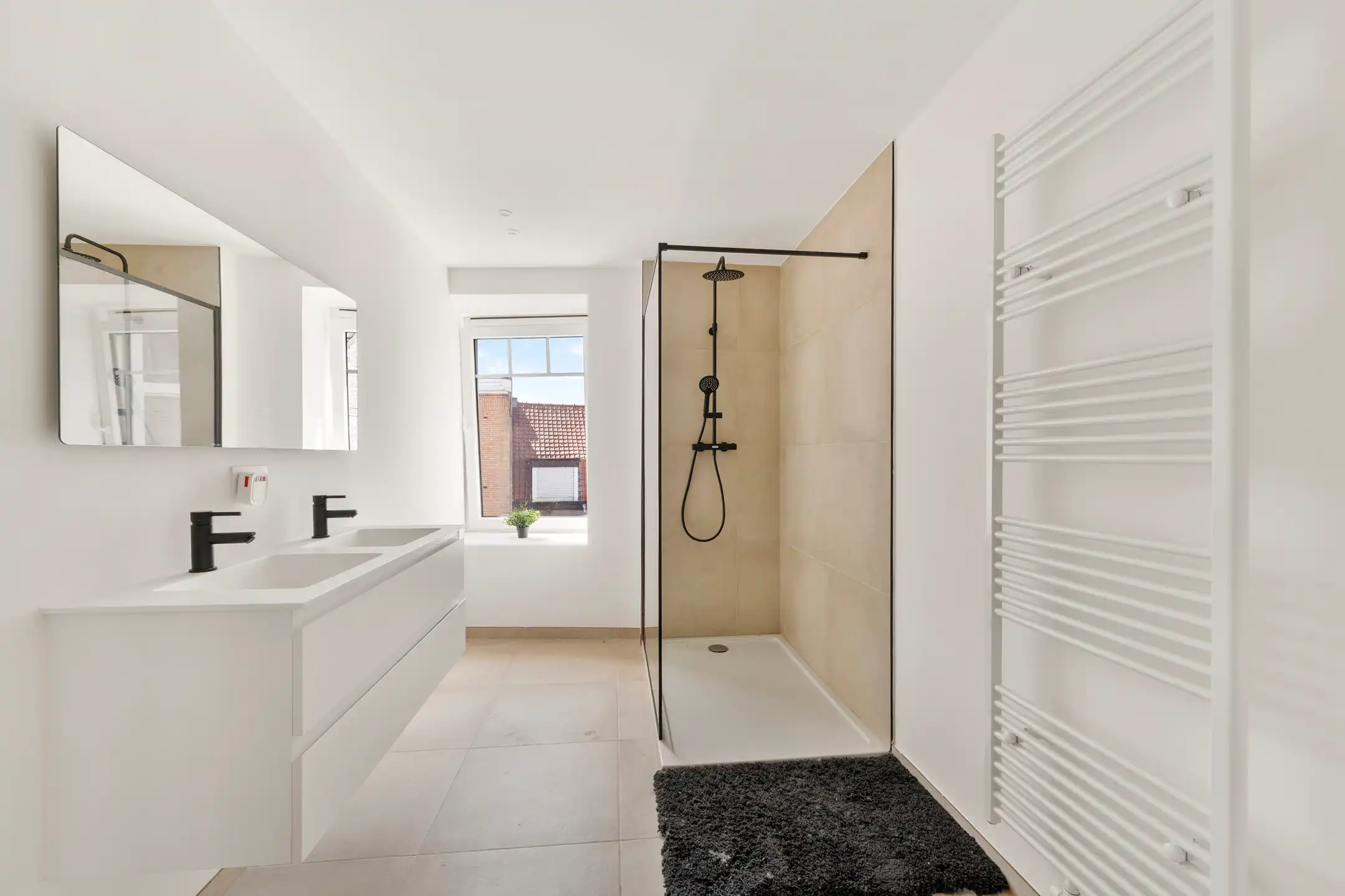 Instapklare topper met 5 slaapkamers en tuin in Moen foto 10