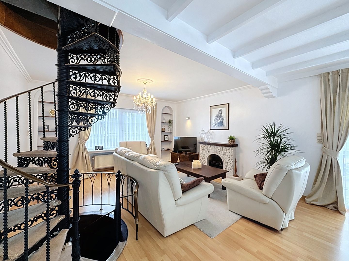 Kustvilla in residentiële villawijk Simli foto 3