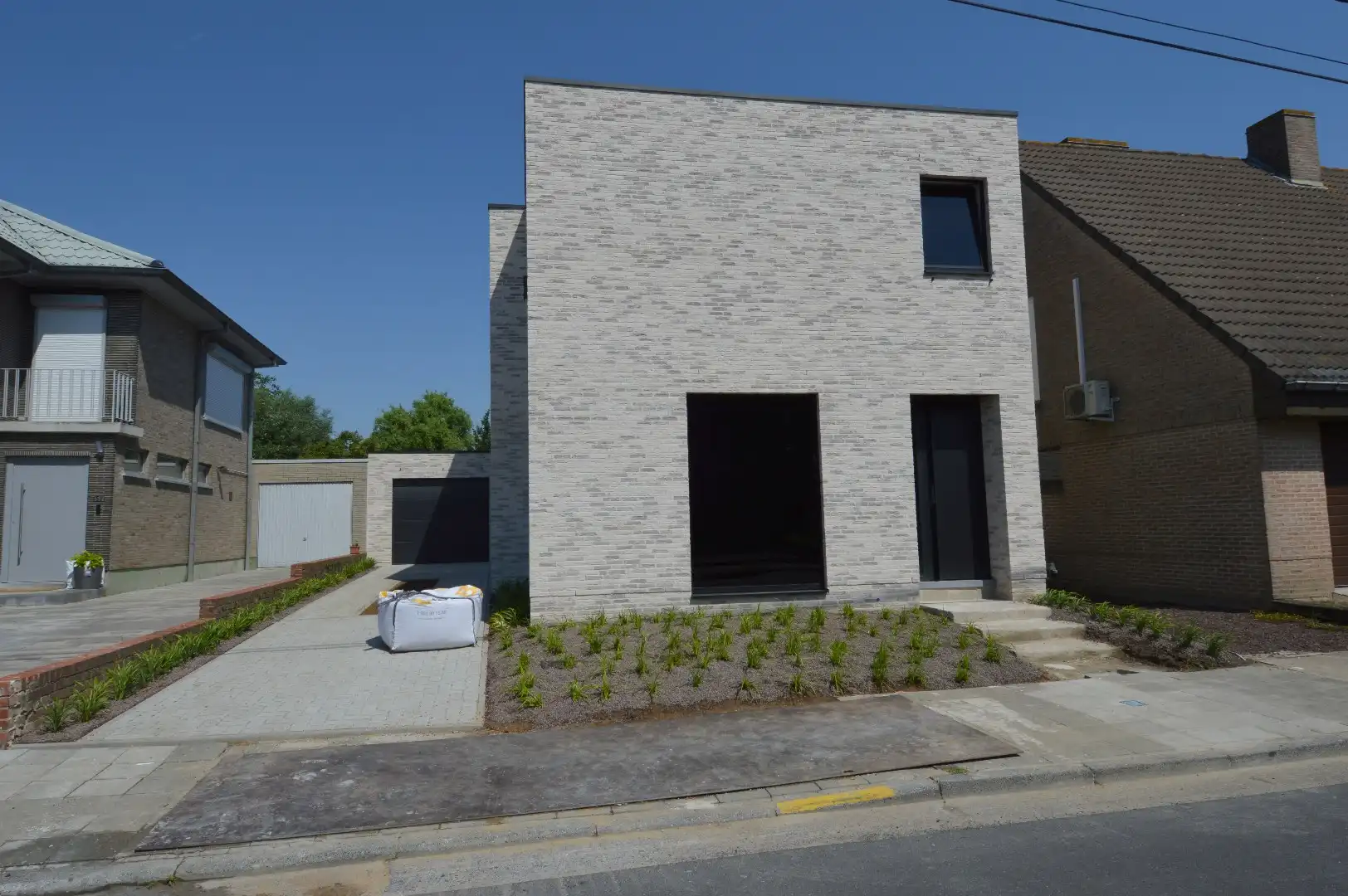 Nieuwbouwwoning met 3 slaapkamers en garage in Gullegem foto {{pictureIndex}}