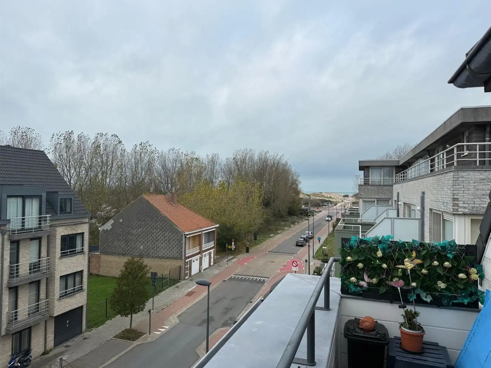 Ongemeubeld 2 slaapkamerappartement foto 4