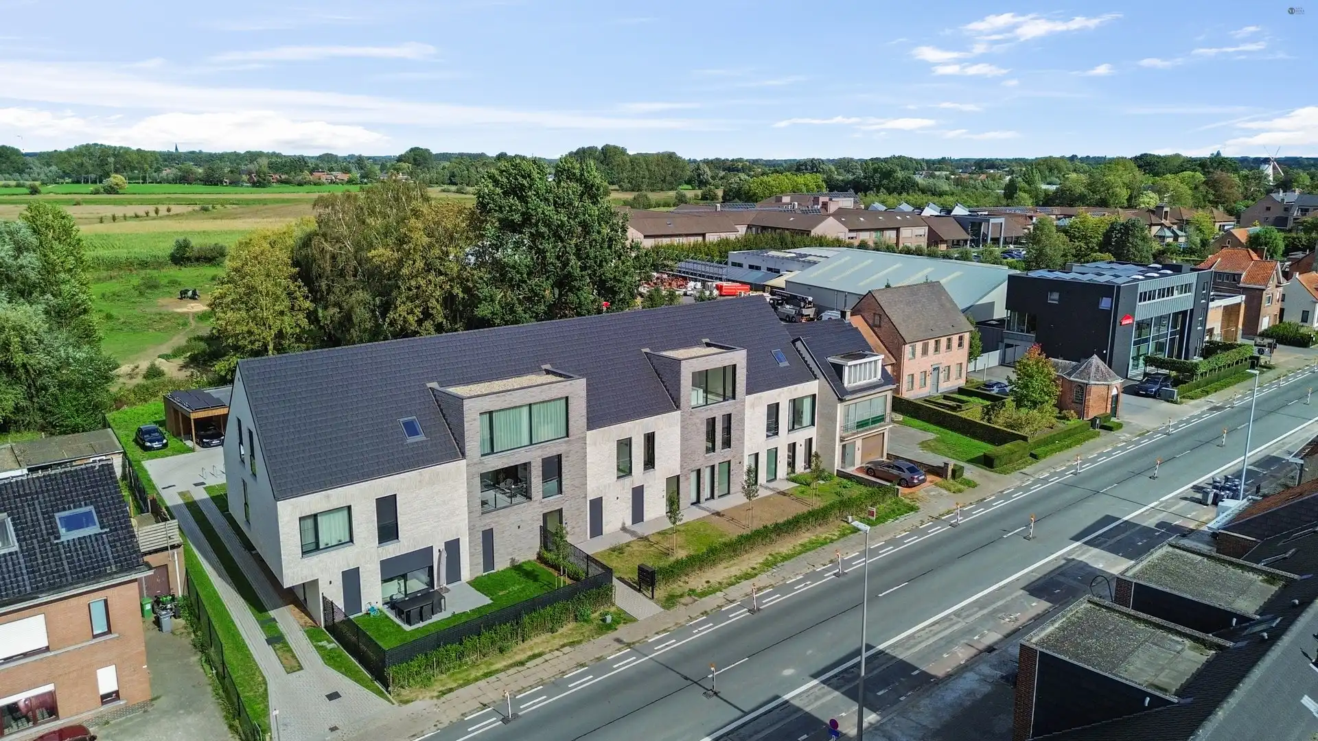 Ruim gelijkvloers appartement met 3 slaapkamers foto 4