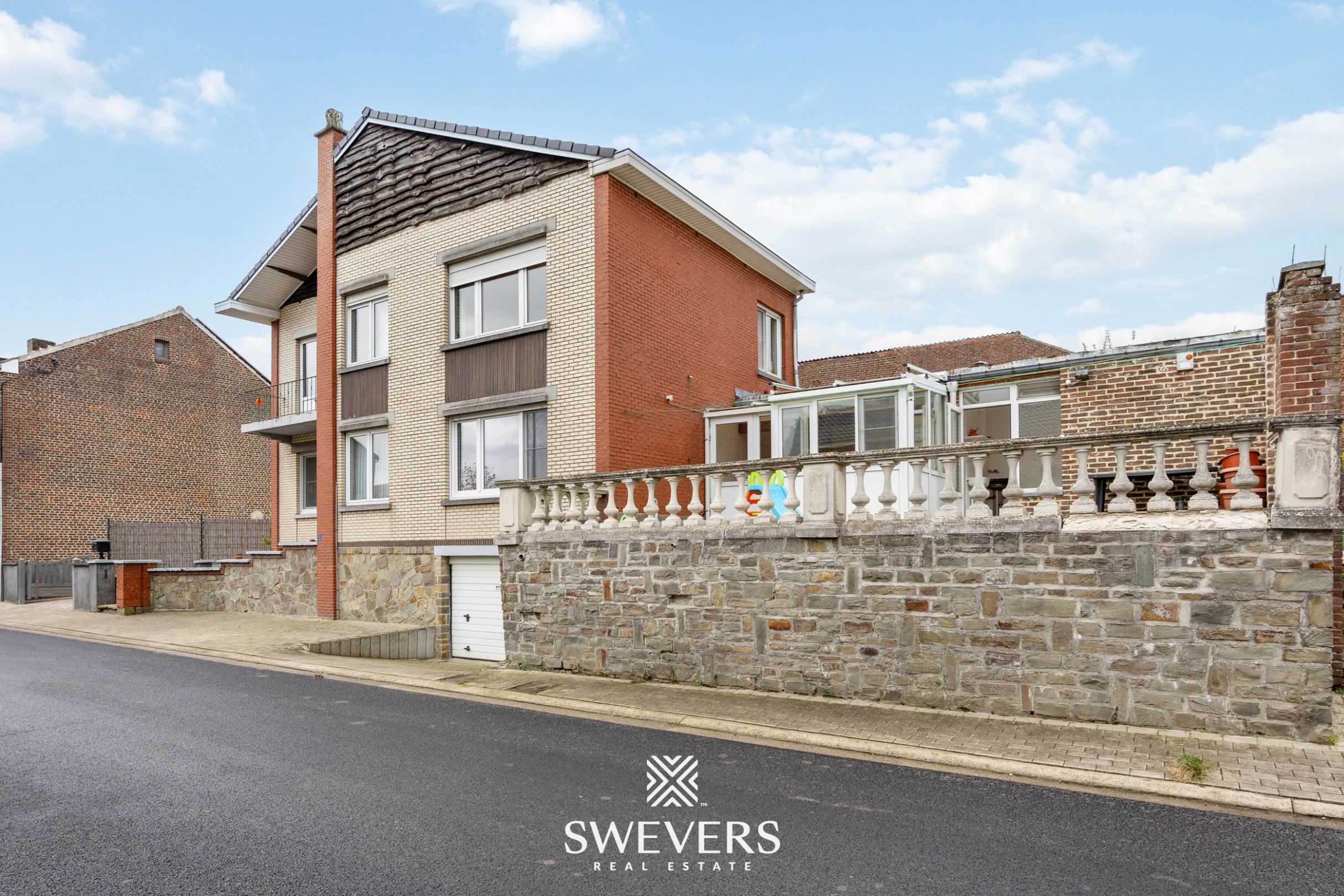 Open bebouwing met 3 slaapkamers en garage in rustige straat foto 31