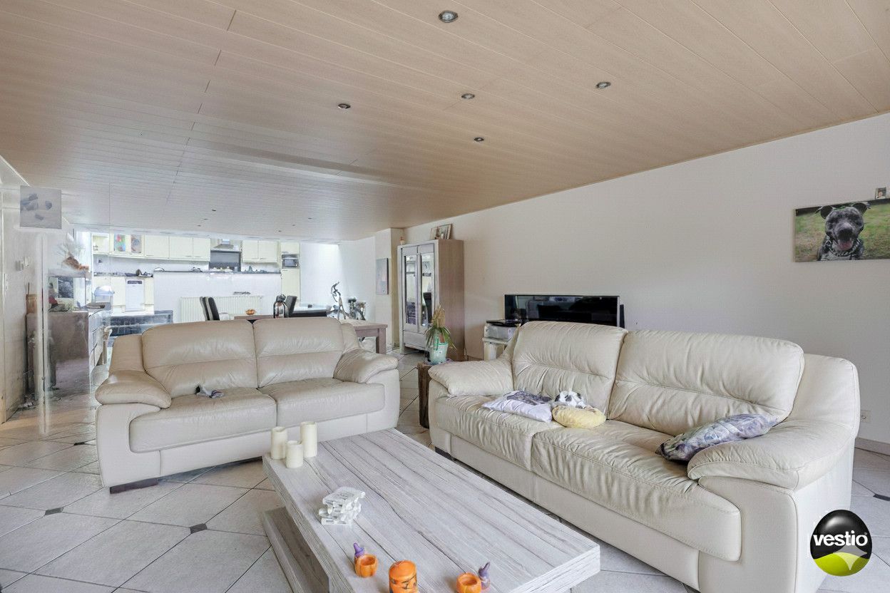 HANDELSPAND MET WOONST TE HOESELT NABIJ CENTRUM EN E313. foto 18