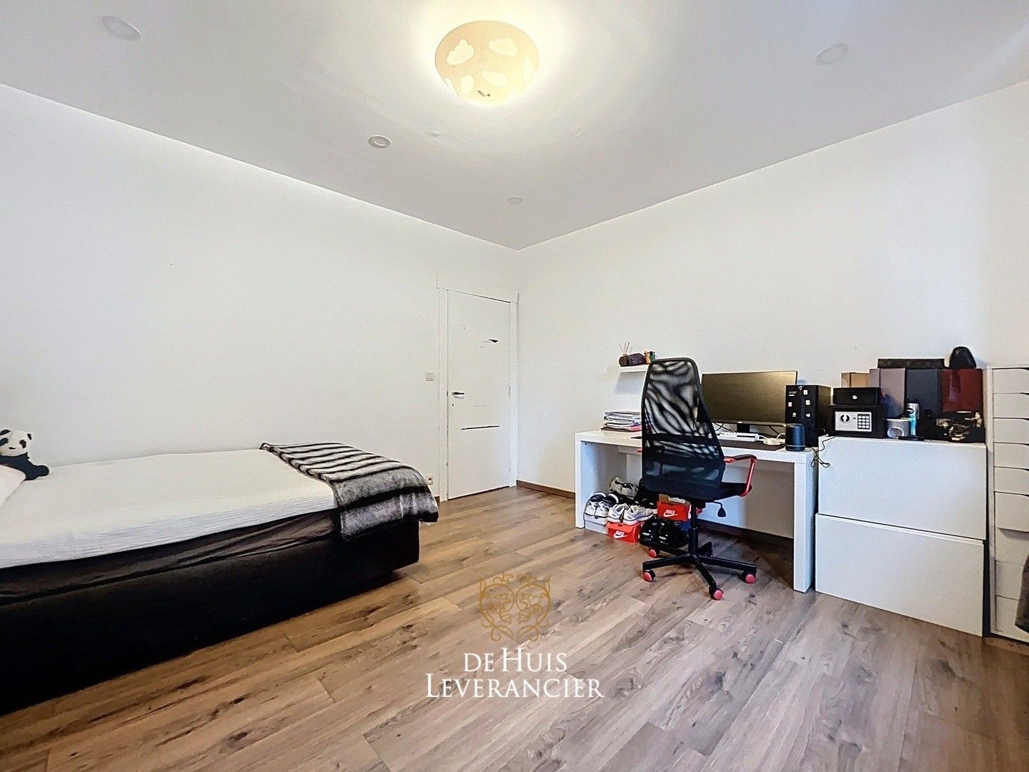 Instapklare woning met drie slaapkamers en twee badkamers foto 17