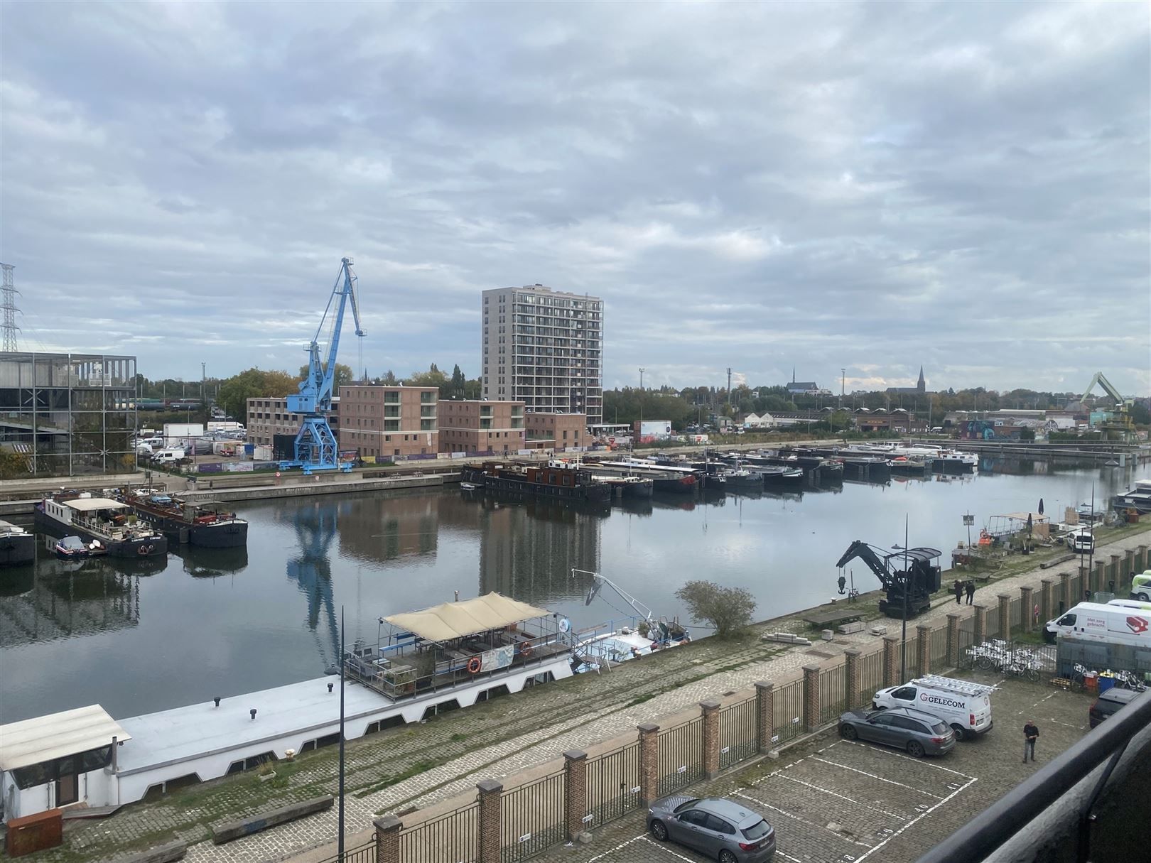 All-in gedeelde kantoren in Handelsdokcenter te Gent foto {{pictureIndex}}