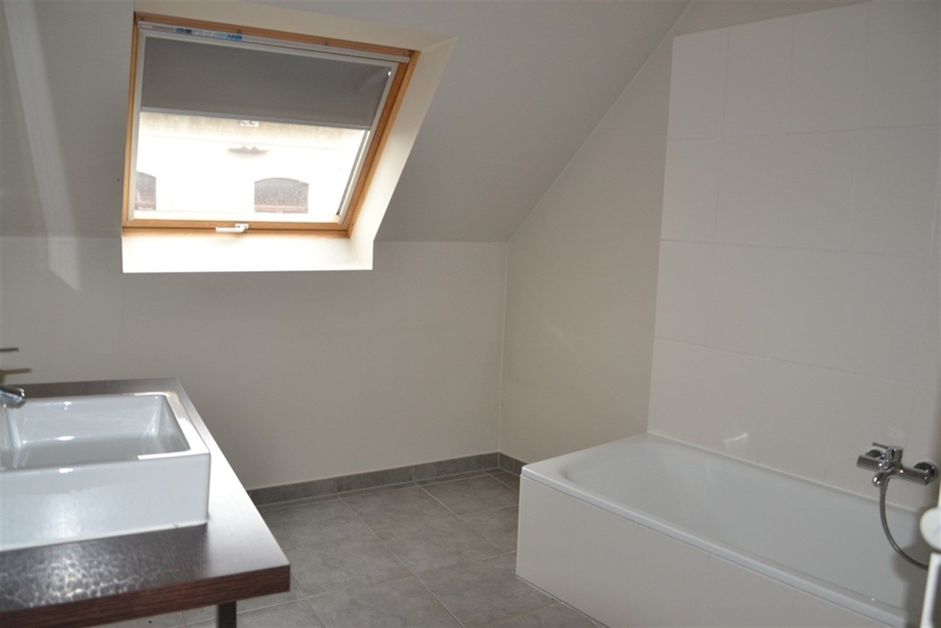 Instapklaar mooi ruim energiezuinig appartement met zuidgericht terras en garage. foto 10