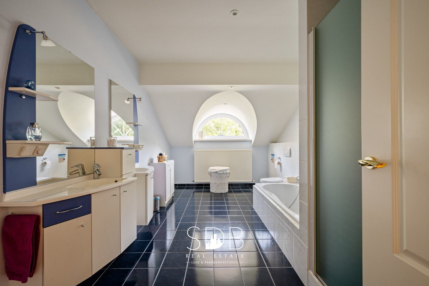 Prachtig landhuis met paardenfaciliteiten op 15.804m² foto 22