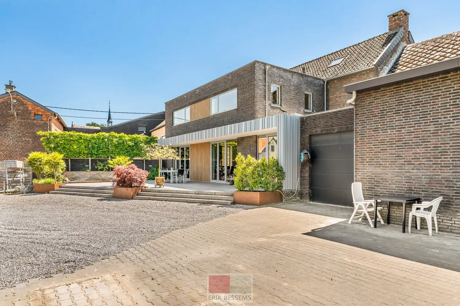 Prachtig authentiek herenhuis met ruime loods en garage in de Voerstreek! foto 48