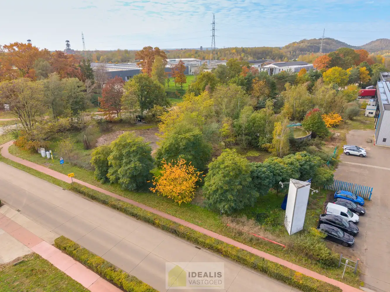 IDEALIS VASTGOED – GUNSTIG GELEGEN INDUSTRIEGROND MET EEN OPPERVLAKTE VAN 51 ARE 17 CENTIARE (5.117M²) LANGS DE SIEMENSLAAN EN VILVERTSTRAAT, DILSEN-STOKKEM – Deze industriegrond is strategisch gelegen op het industrieterrein van Lanklaar en geniet bovendien een uitstekende bereikbaarheid dankzij de nabijheid van de N75 en de autosnelweg E314 en is tevens vlakbij de waterweg de Zuid-Willemsvaart gelegen. foto 10