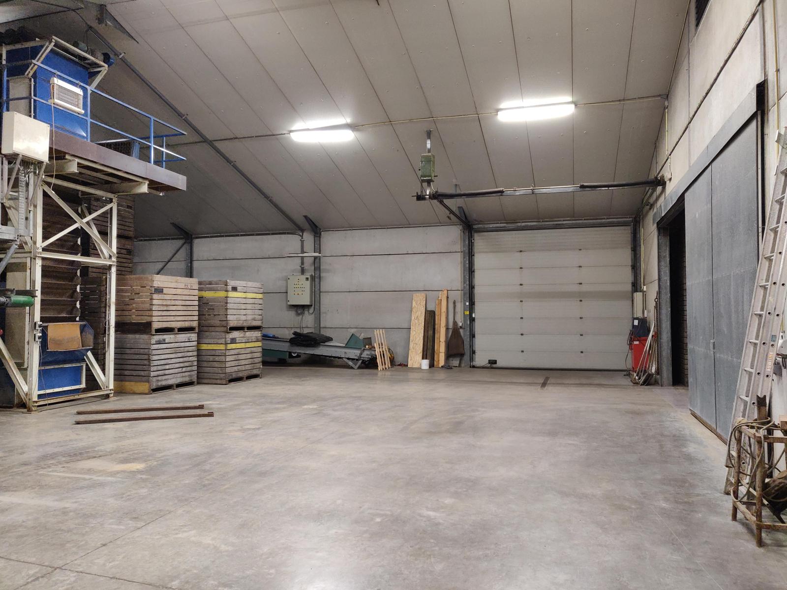Bedrijfsgebouw op uitstekende locatie foto 13