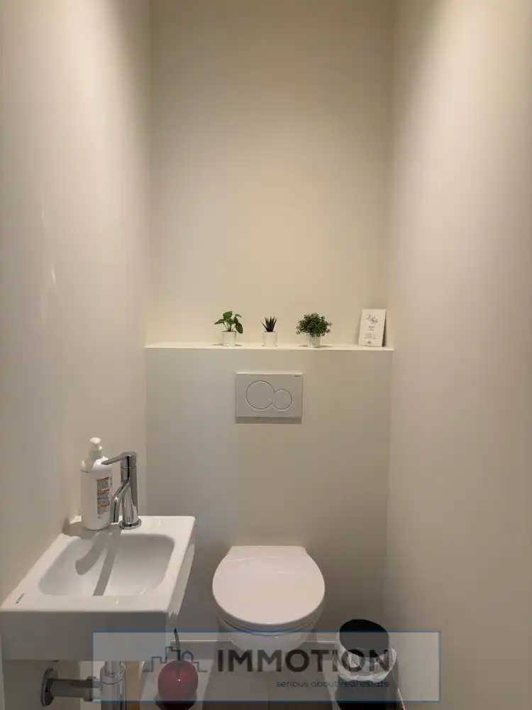 Recente woning met 3 slaapkamers en parking te huur in centrum Kortrijk foto 15